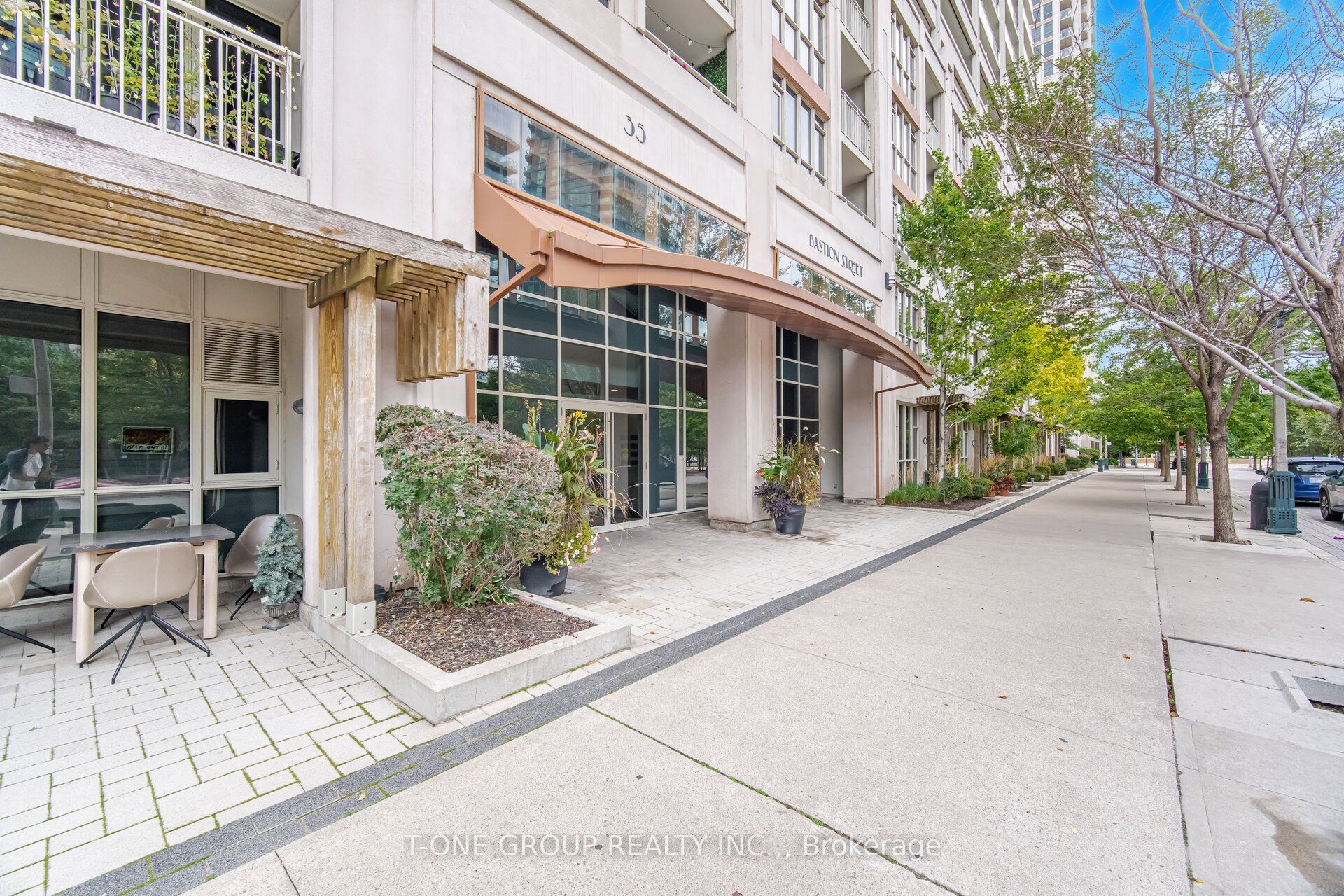 35 Bastion Street 311 Property Photo 3