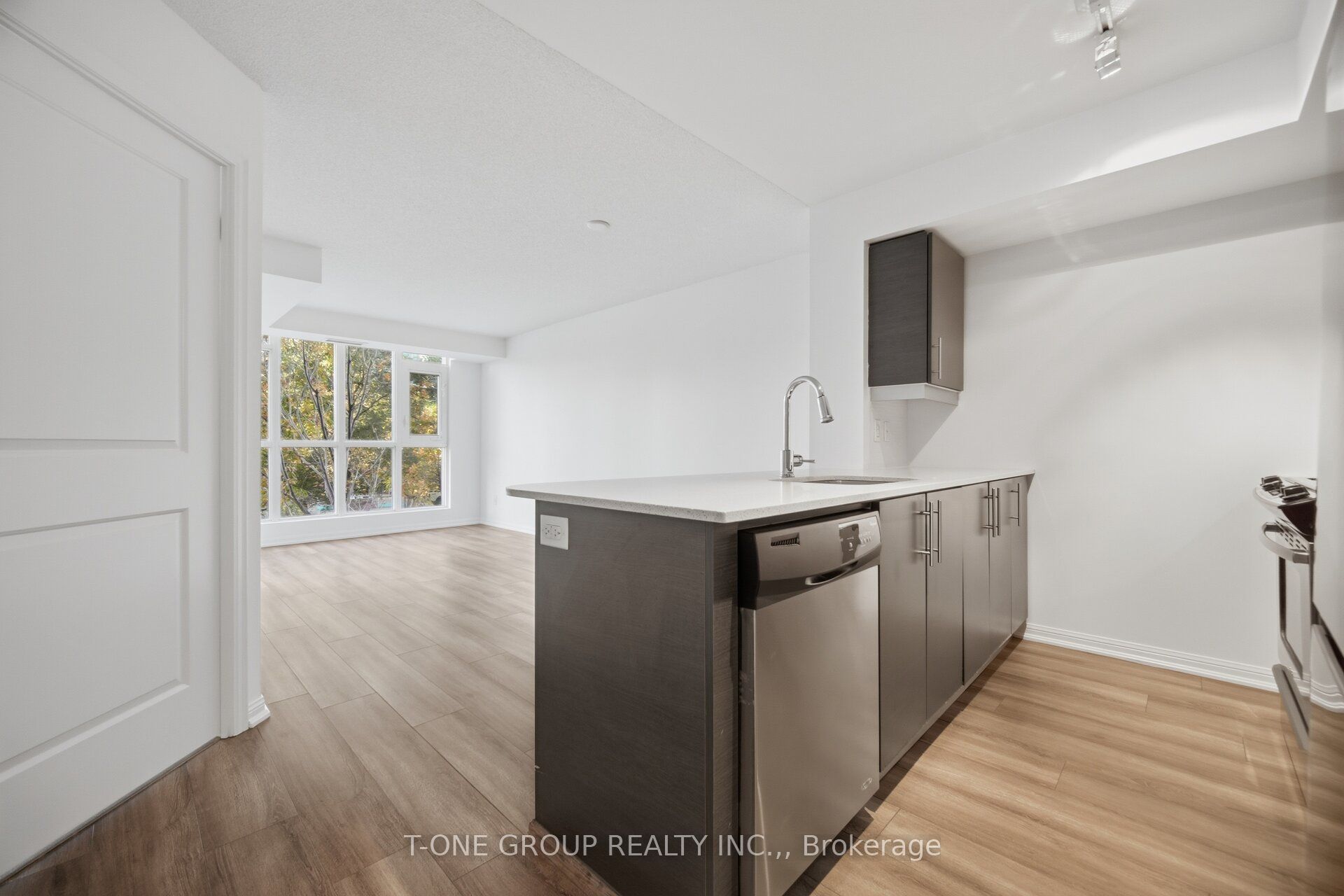 35 Bastion Street 311 Property Photo 9
