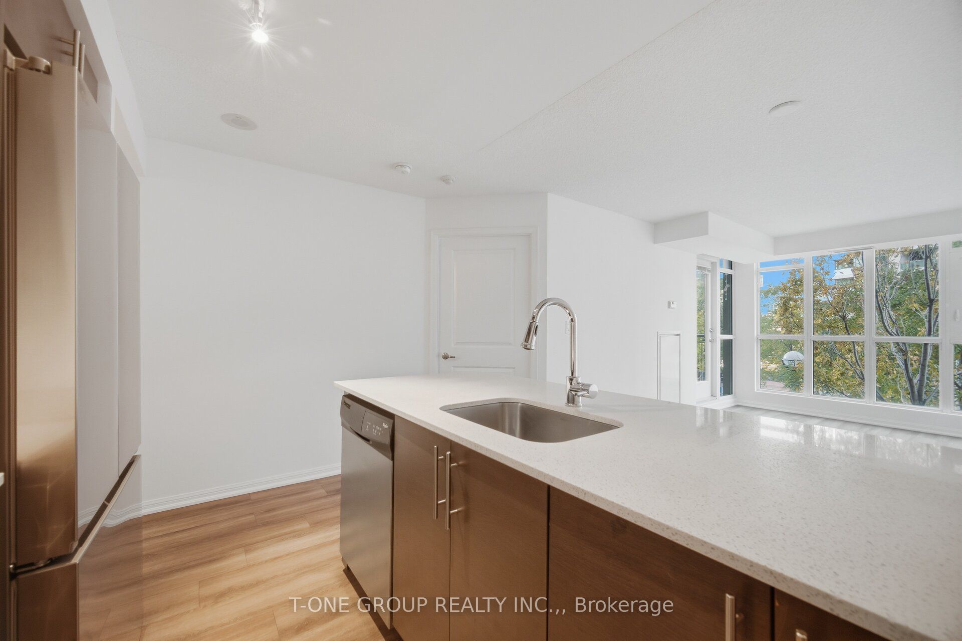 35 Bastion Street 311 Property Photo 13