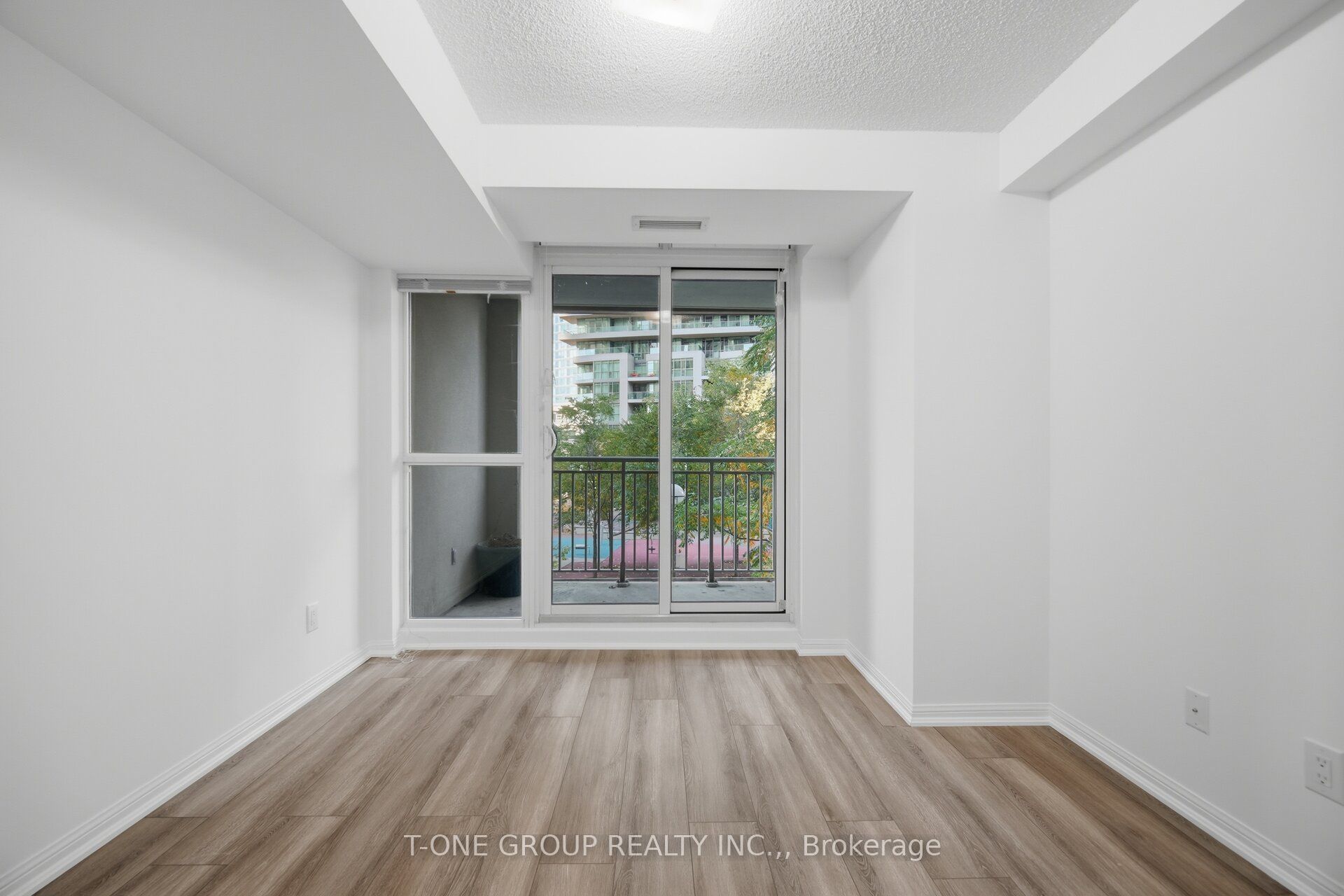 35 Bastion Street 311 Property Photo 20