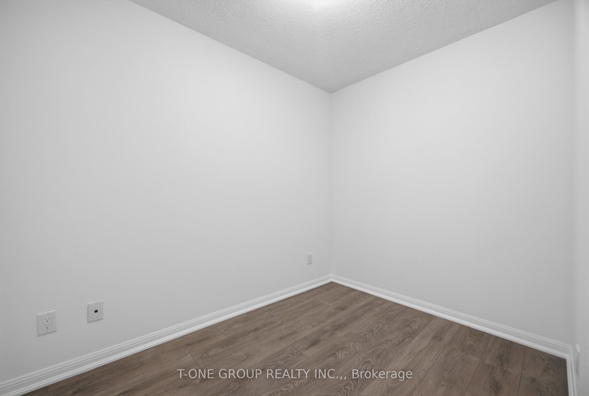 35 Bastion Street 311 Property Photo 23
