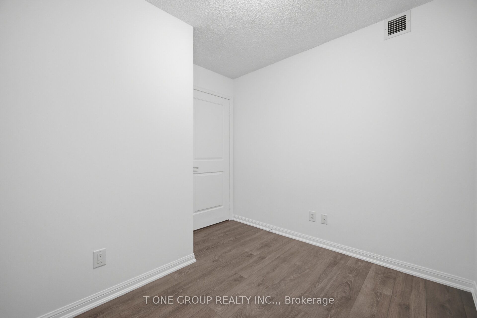 35 Bastion Street 311 Property Photo 24