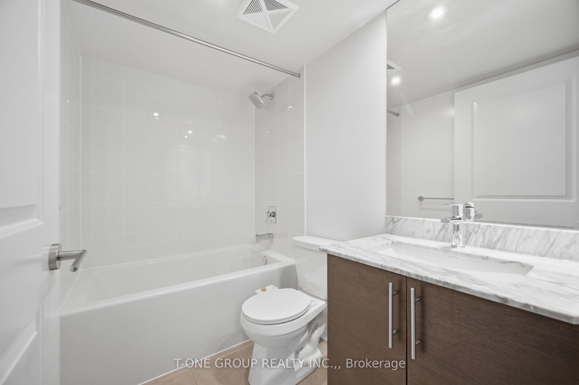 35 Bastion Street 311 Property Photo 25