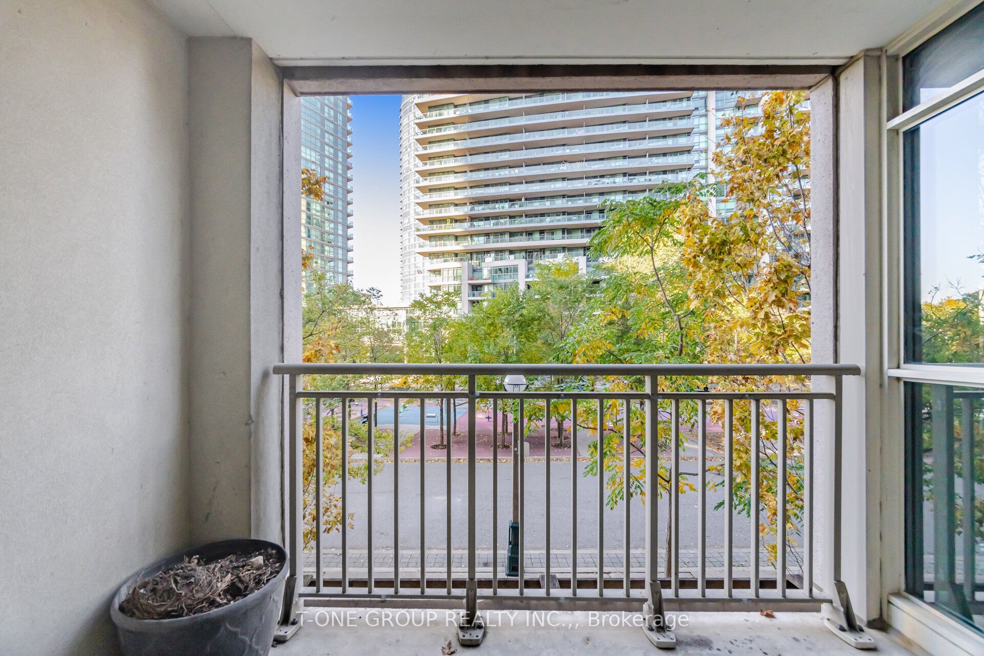 35 Bastion Street 311 Property Photo 27