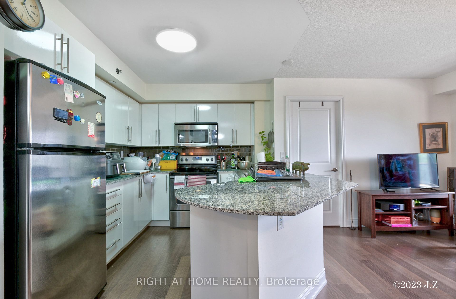 760 Sheppard Avenue W 312 Property Photo 9