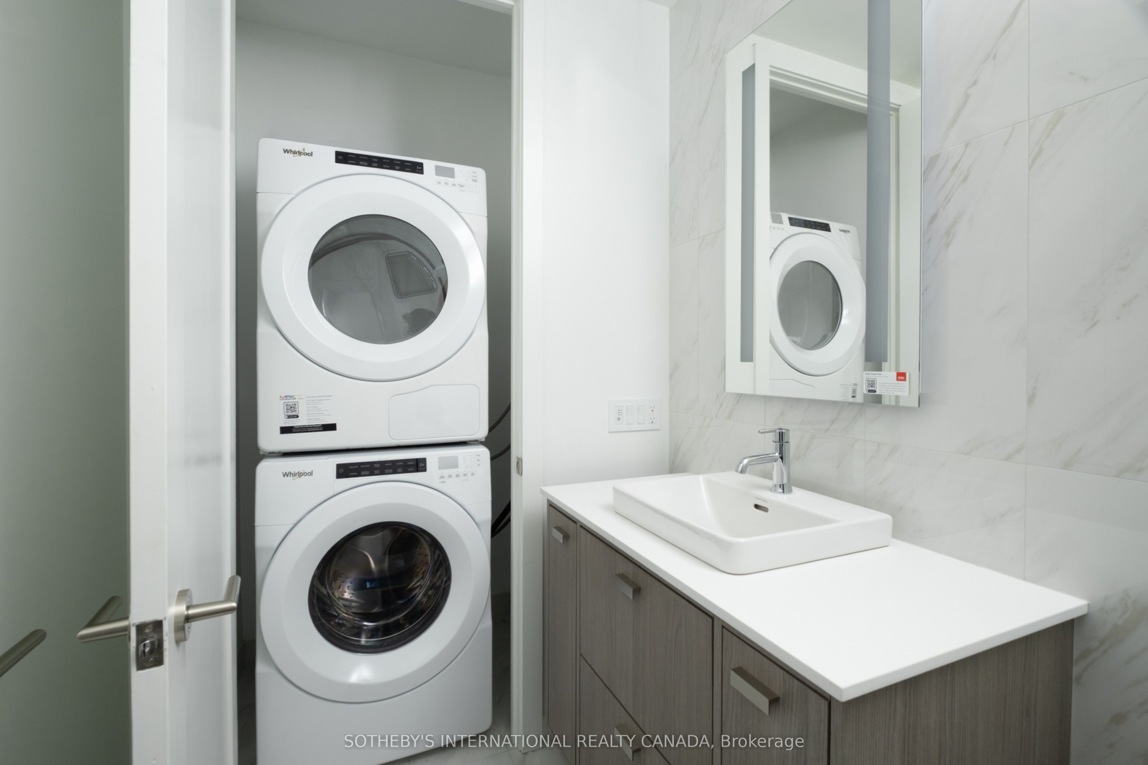 115 Denison Avenue Ph04 Property Photo 15