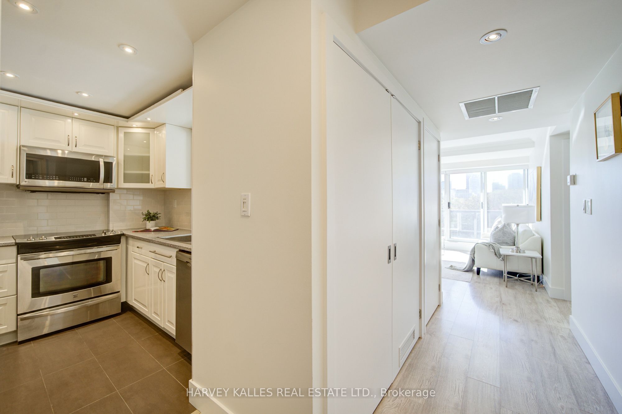 1818 Bayview Avenue 512 Property Photo 7