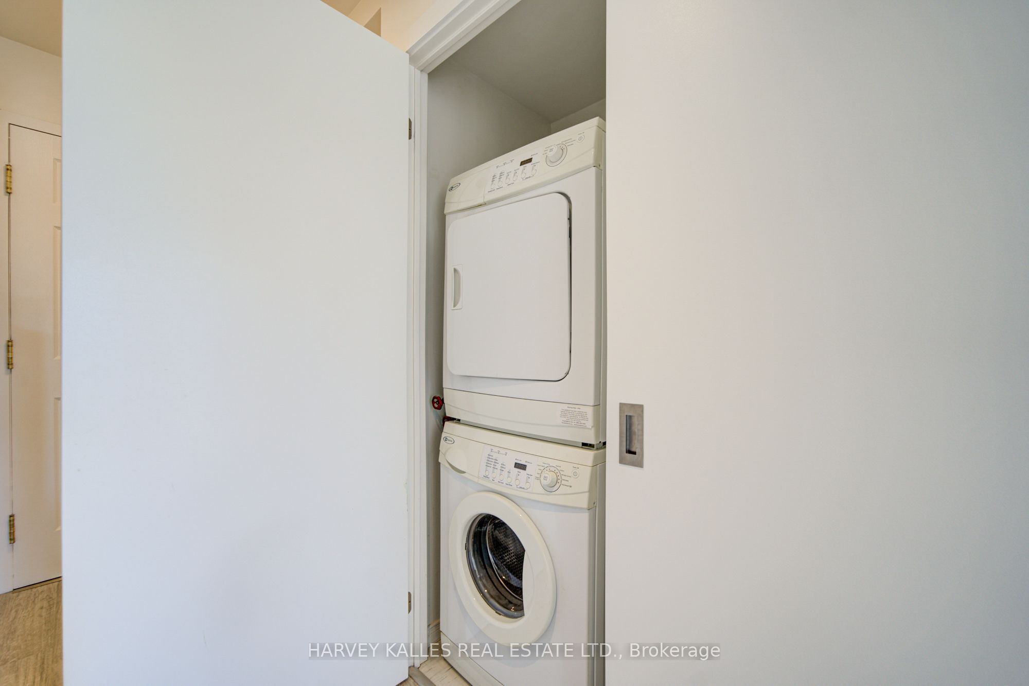 1818 Bayview Avenue 512 Property Photo 8