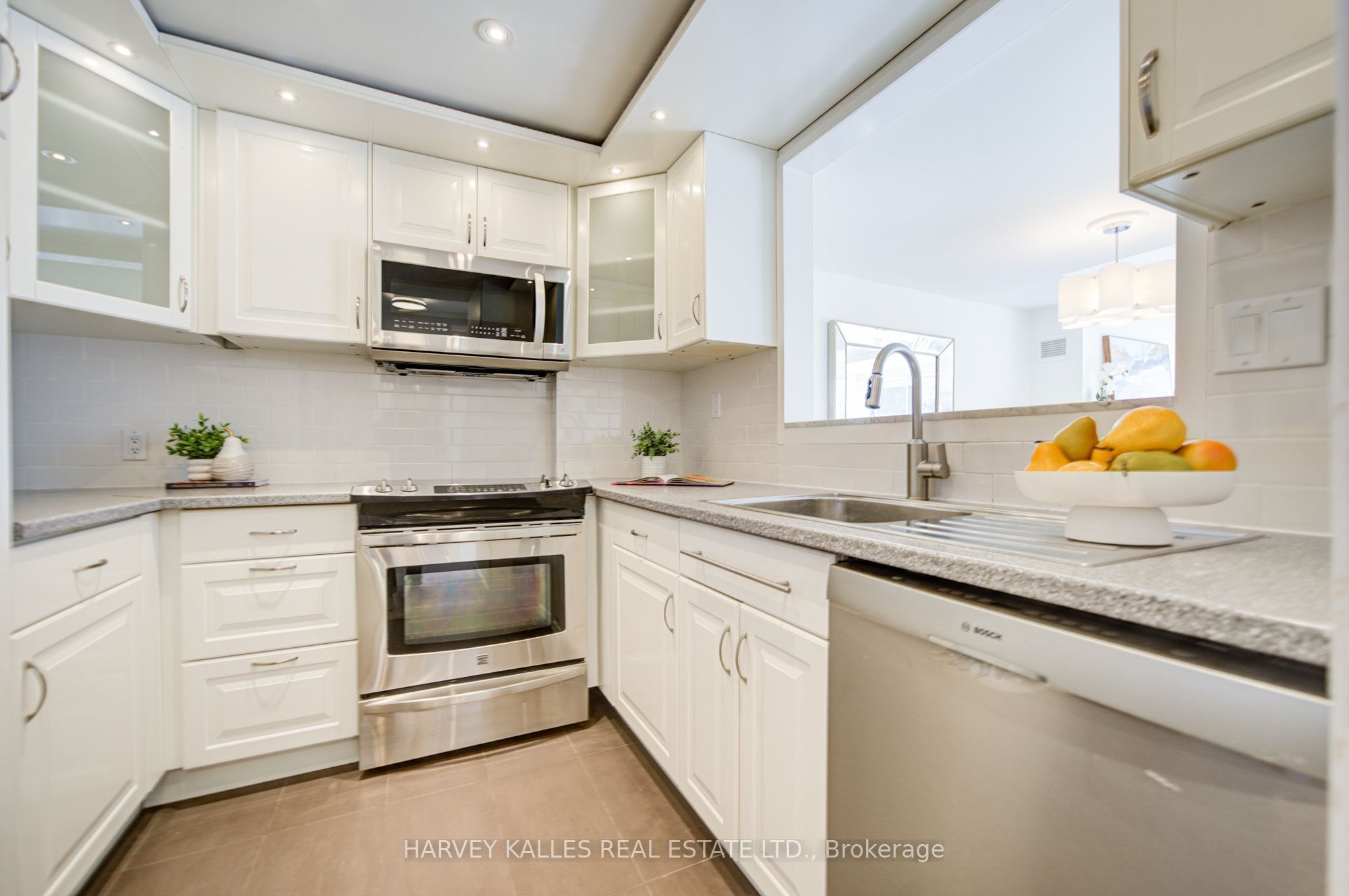 1818 Bayview Avenue 512 Property Photo 9