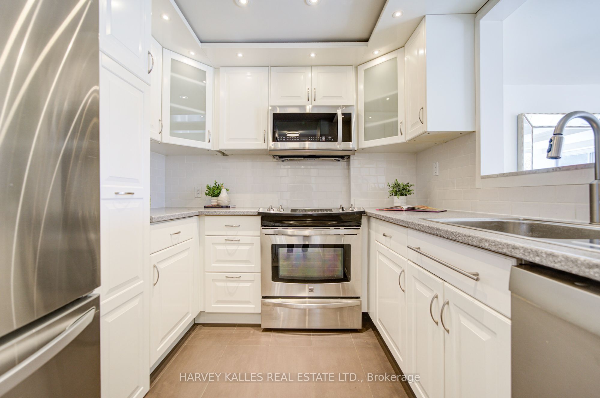 1818 Bayview Avenue 512 Property Photo 11