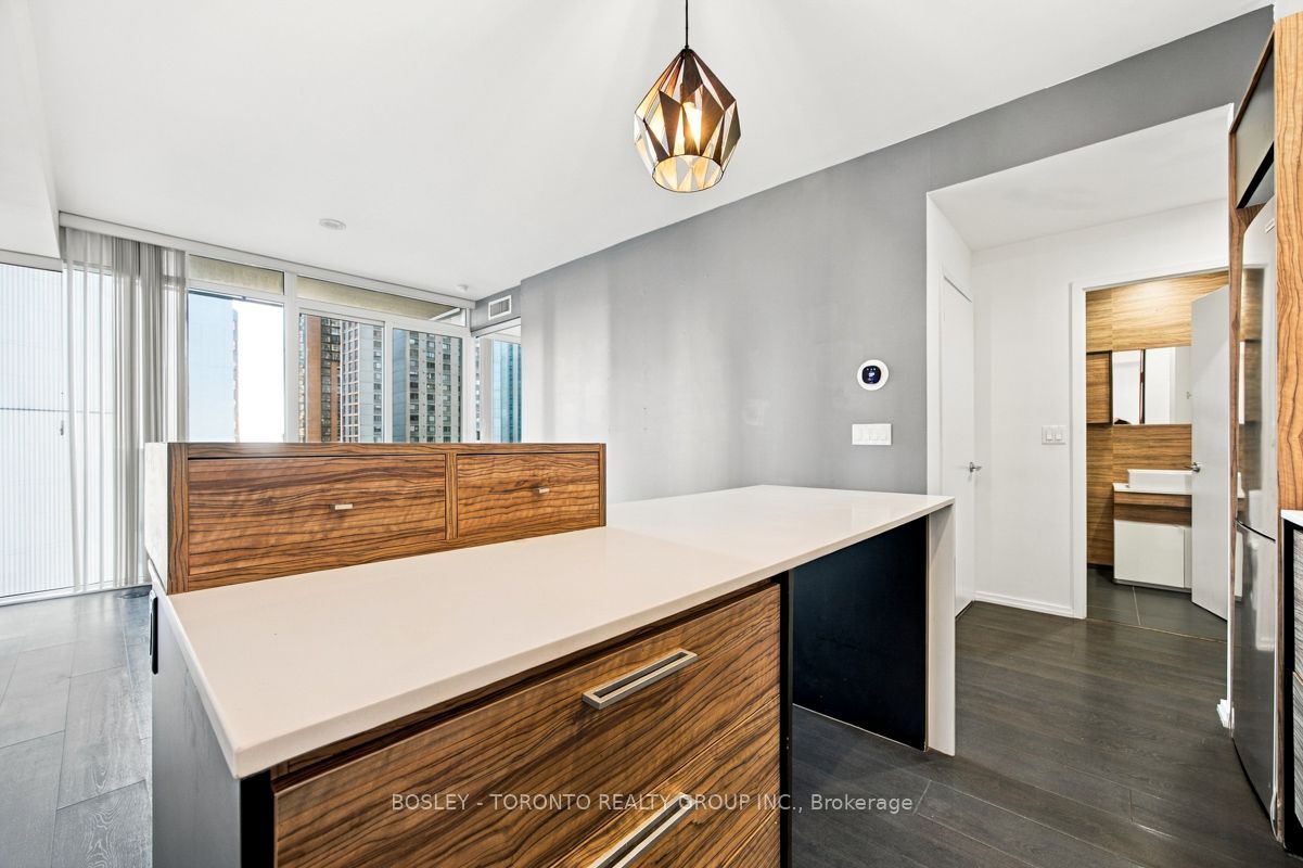 75 St. Nicholas Street 805 Property Photo 21