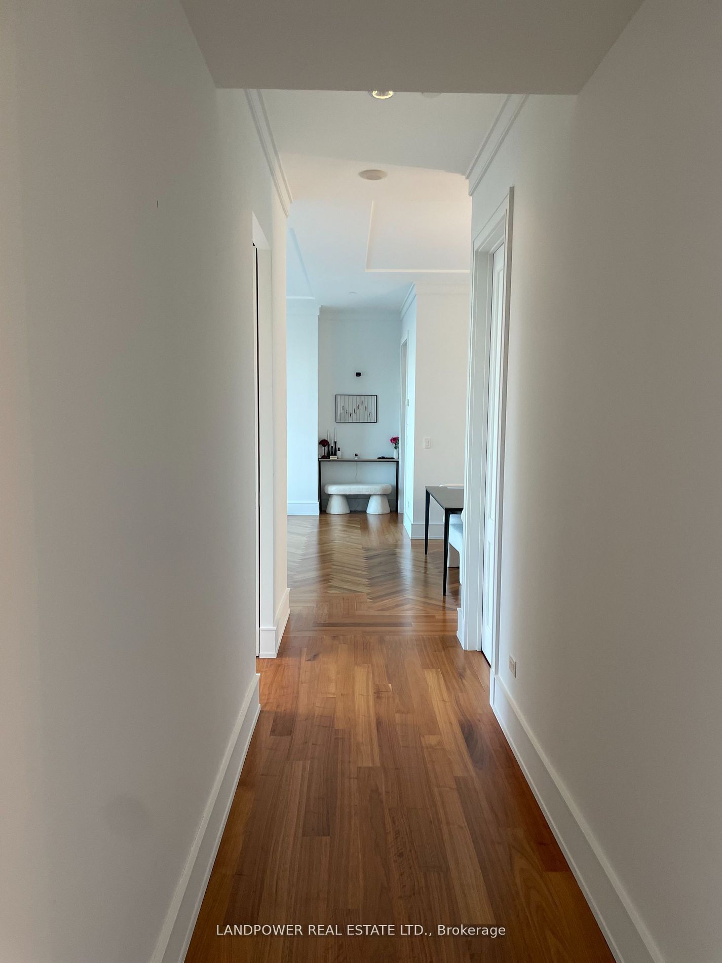 183 Wellington Street W 3702 Property Photo 5