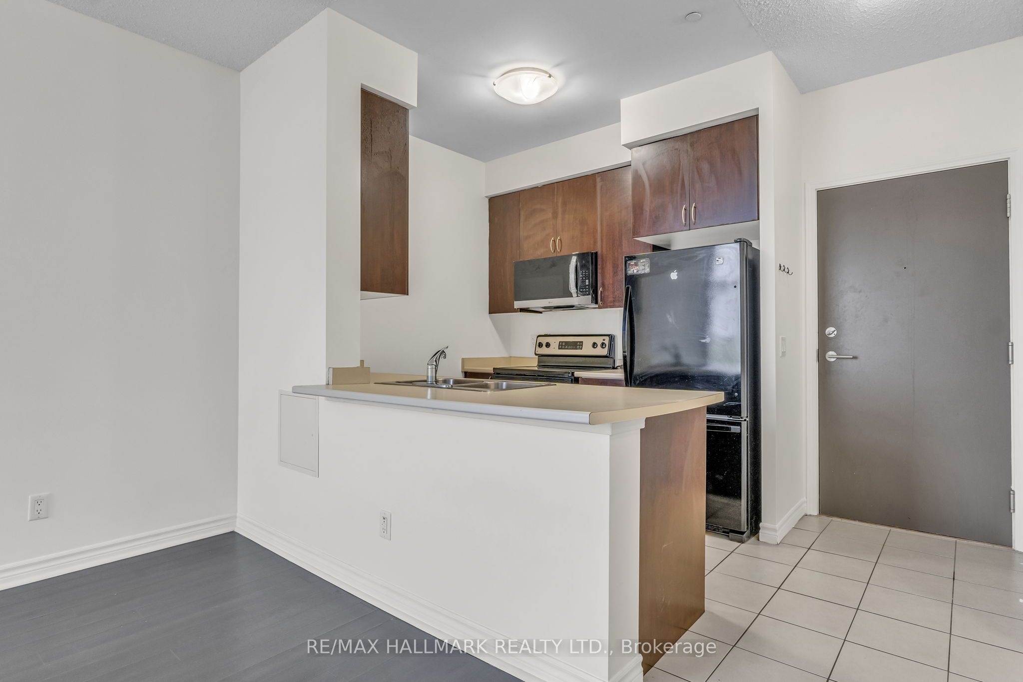 35 Saranac Boulevard 907 Property Photo 5
