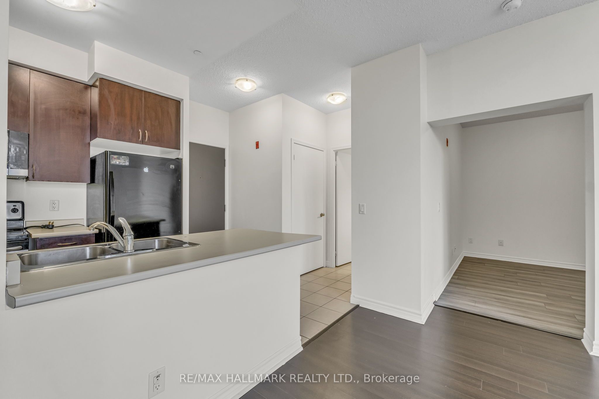 35 Saranac Boulevard 907 Property Photo 7