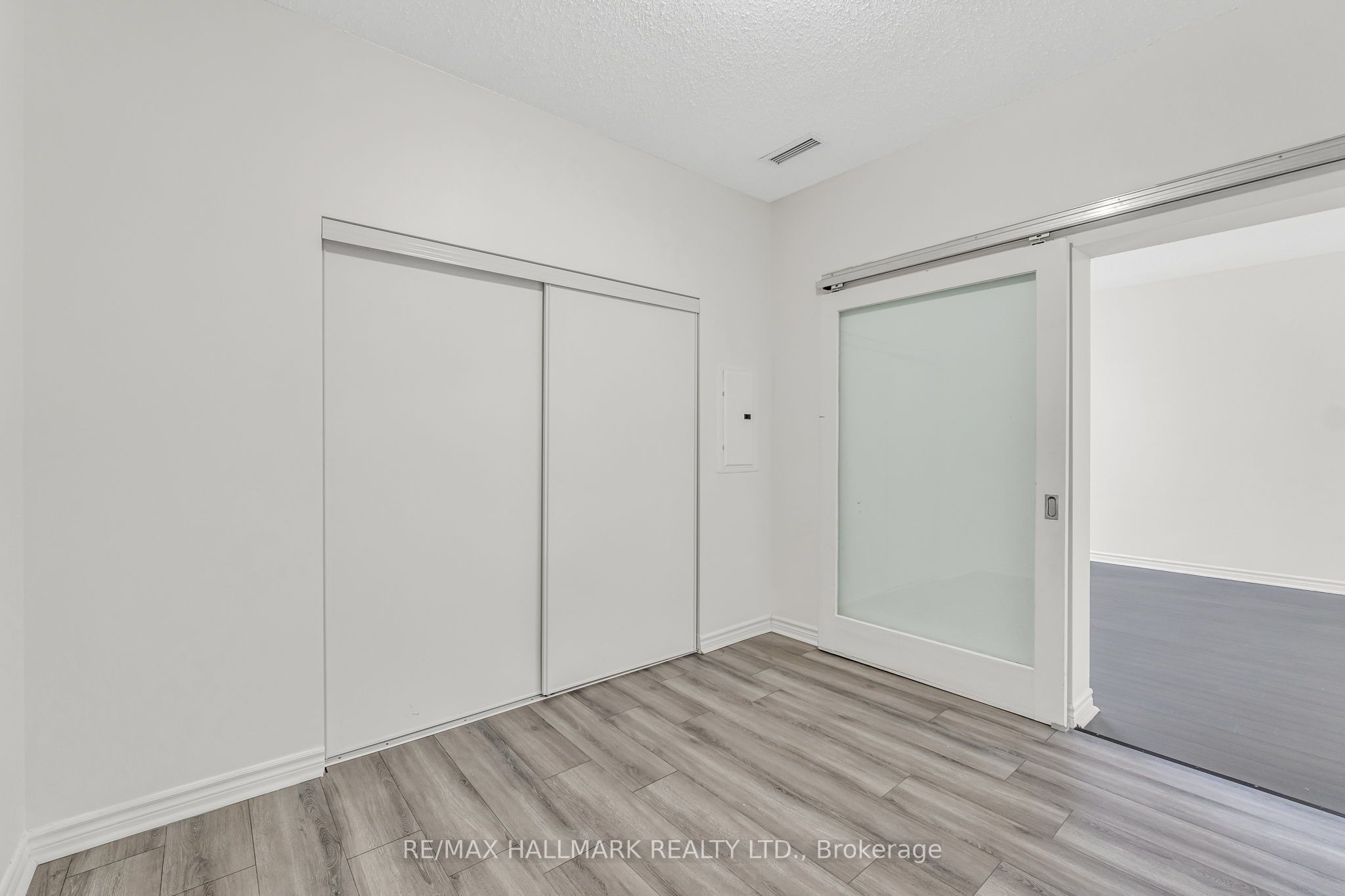 35 Saranac Boulevard 907 Property Photo 15