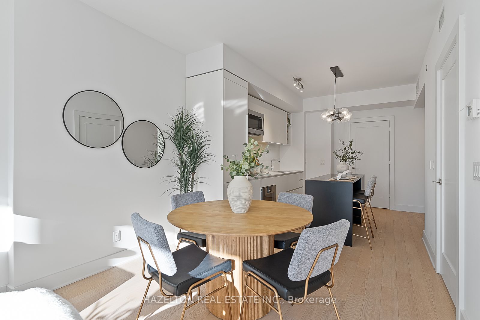 128 Pears Avenue 302 Property Photo 6