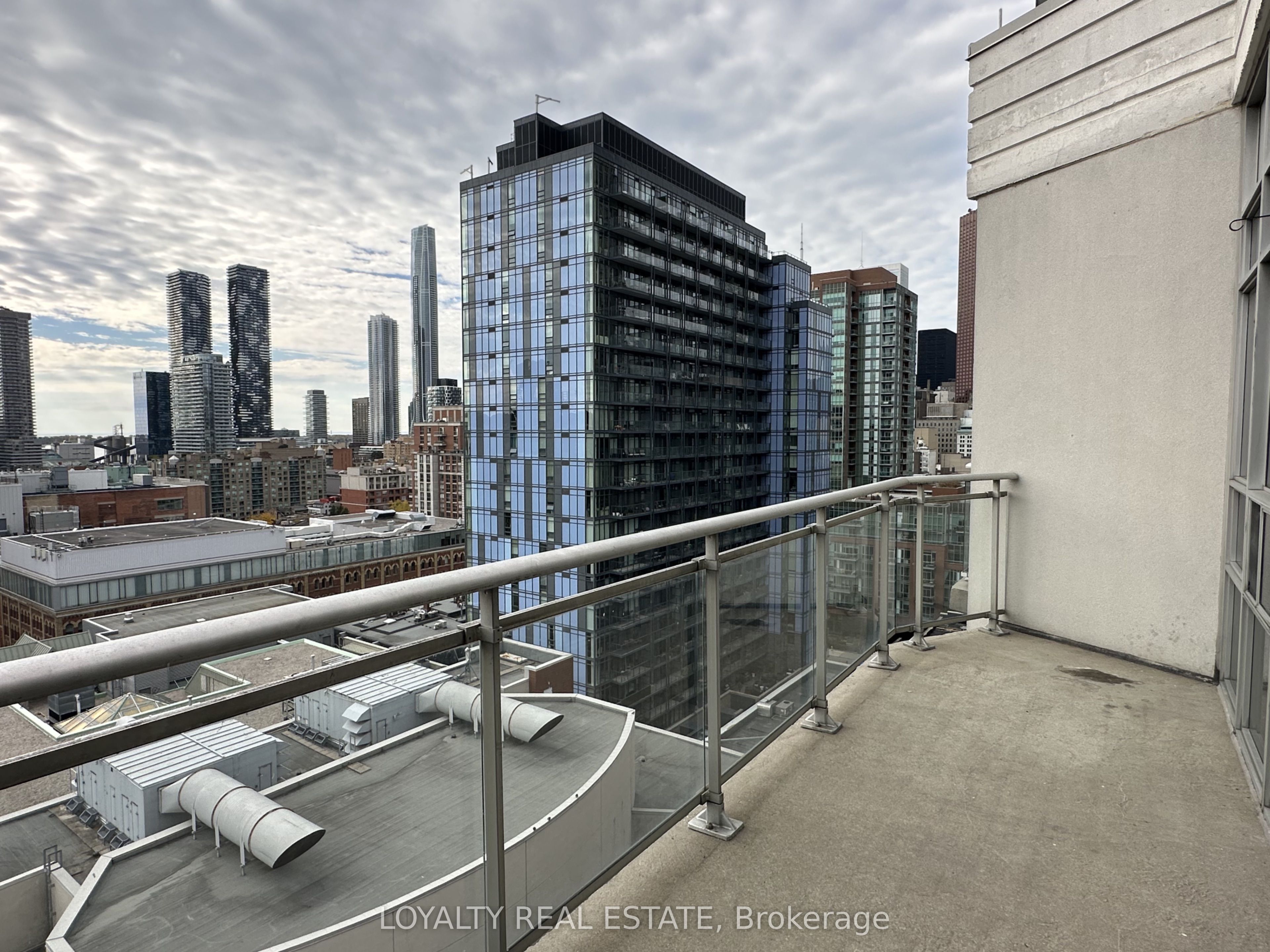 255 Richmond Street E Ph14 Property Photo 16