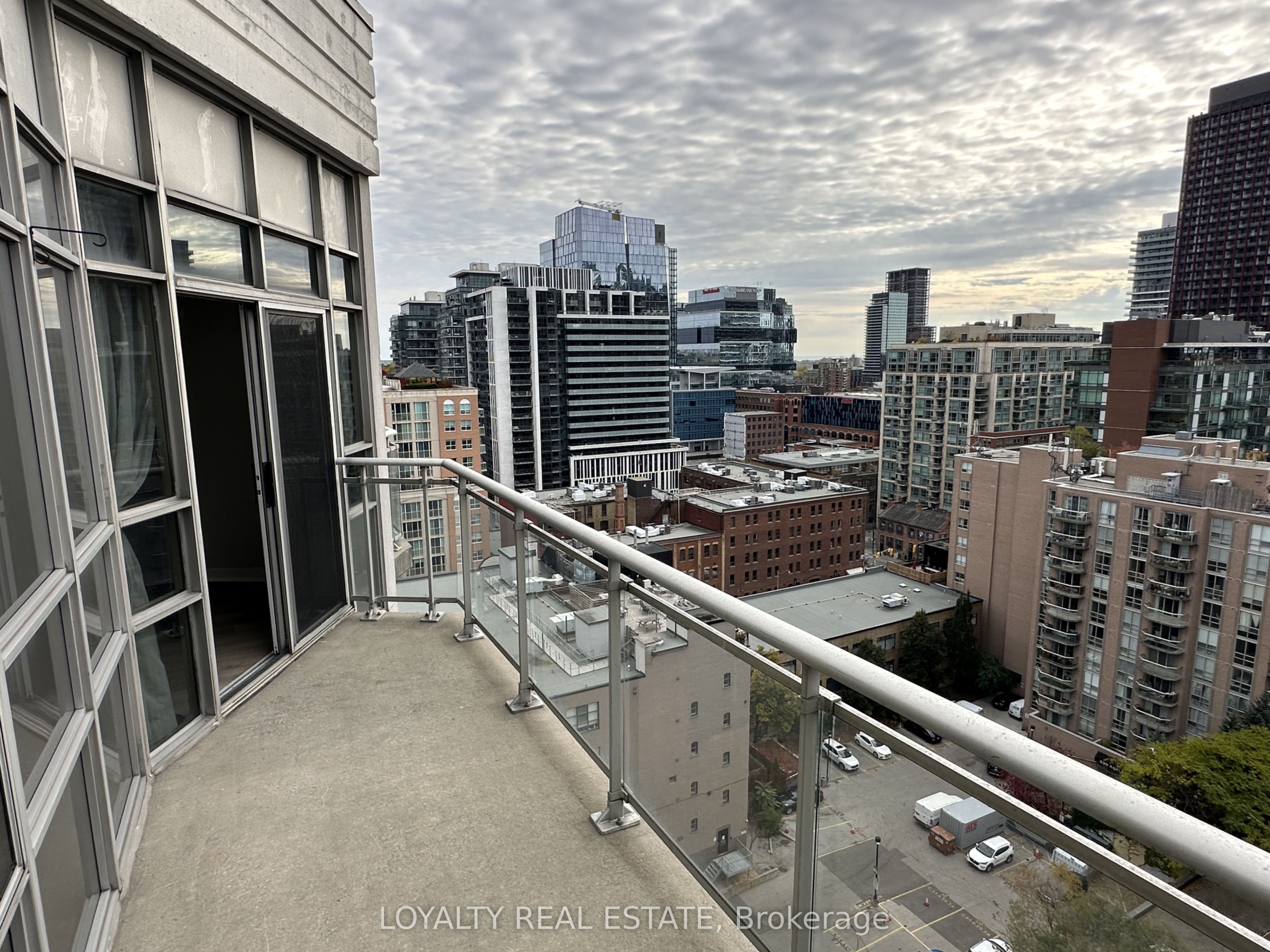 255 Richmond Street E Ph14 Property Photo 17