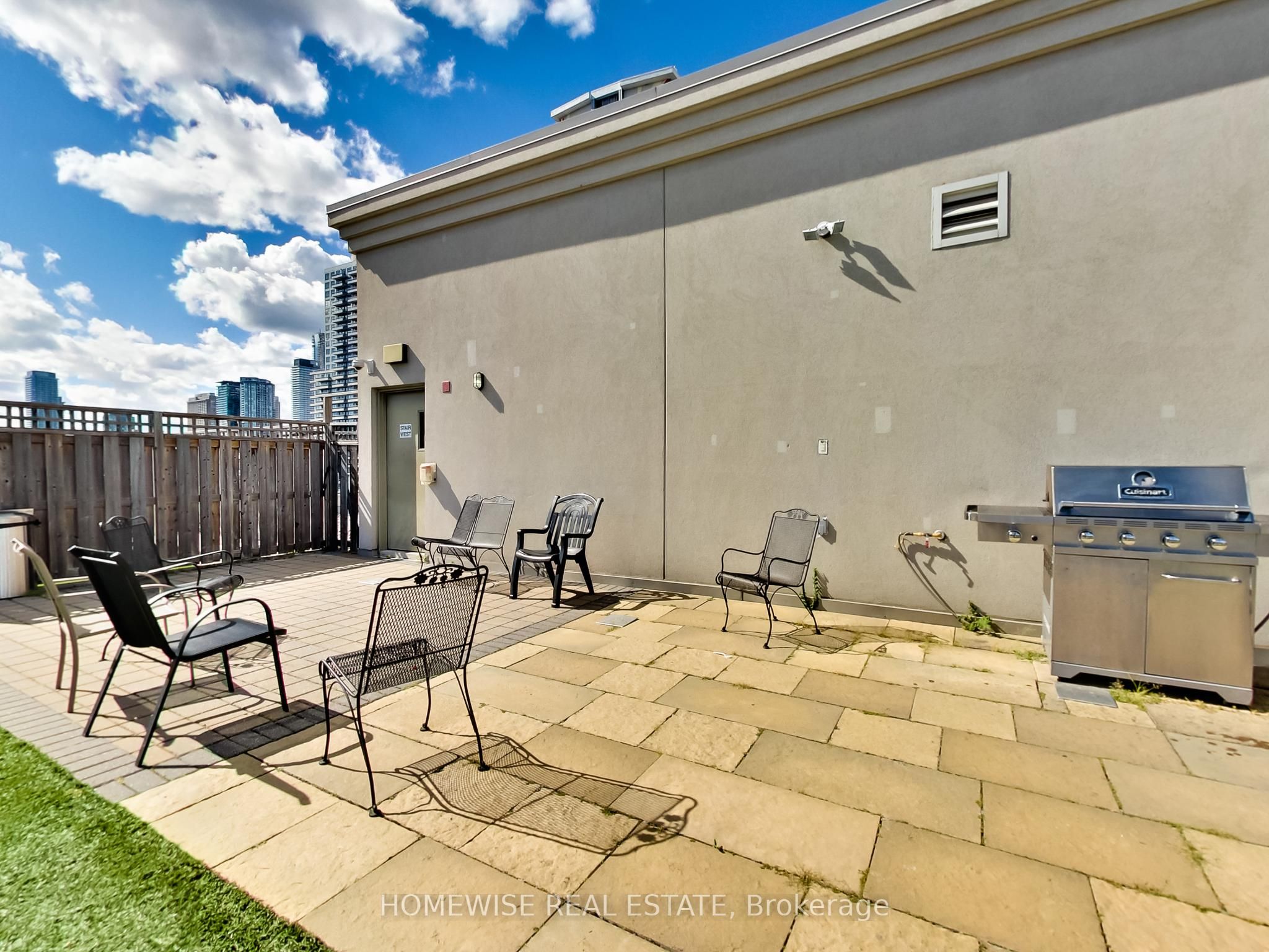 225 Wellesley Street E 1001 Property Photo 32