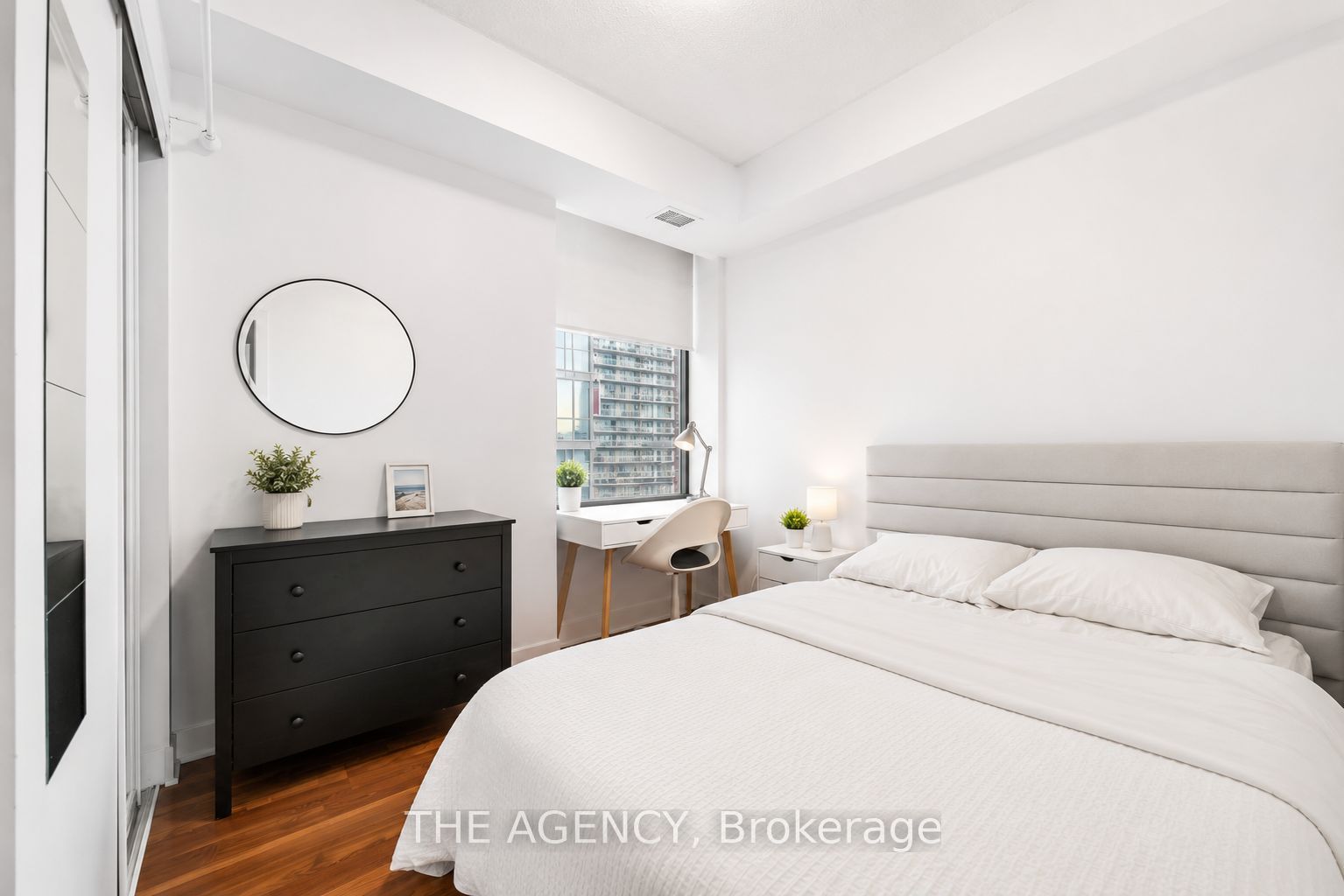438 King Street W 1314 Property Photo 9