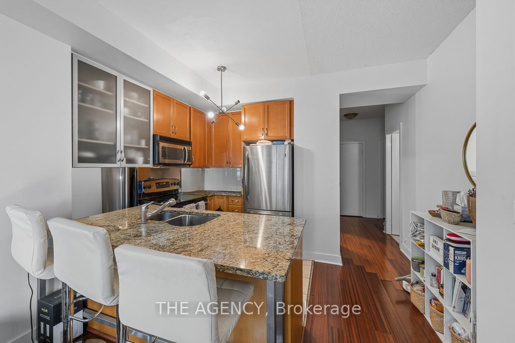438 King Street W 1314 Property Photo 13