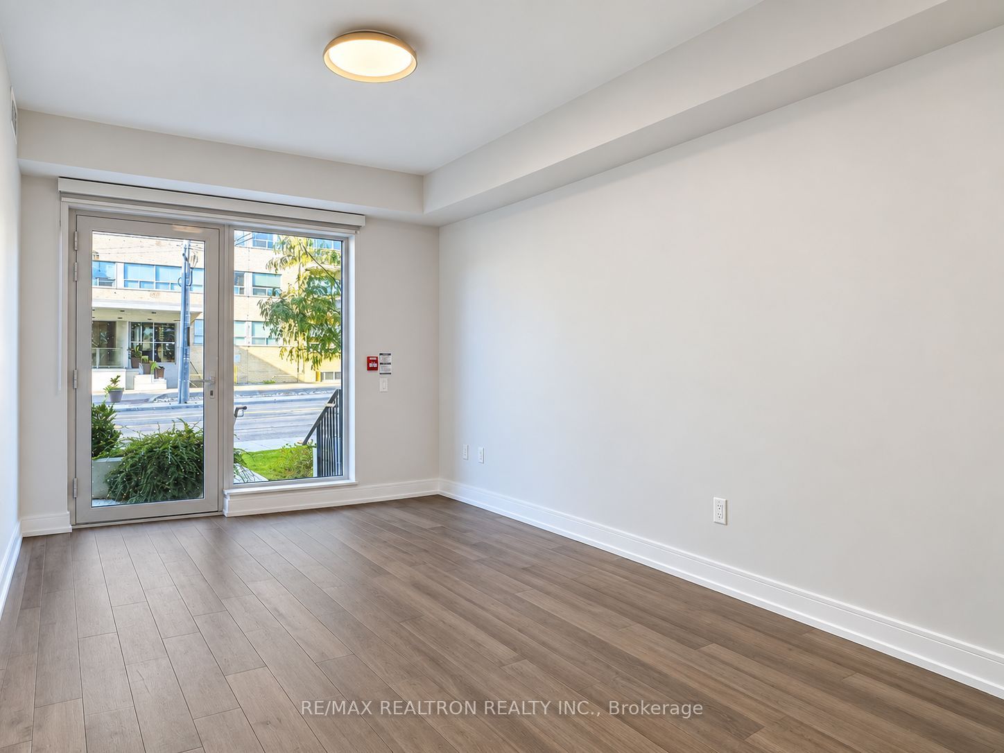2525 Bathurst Street 103 Property Photo 2
