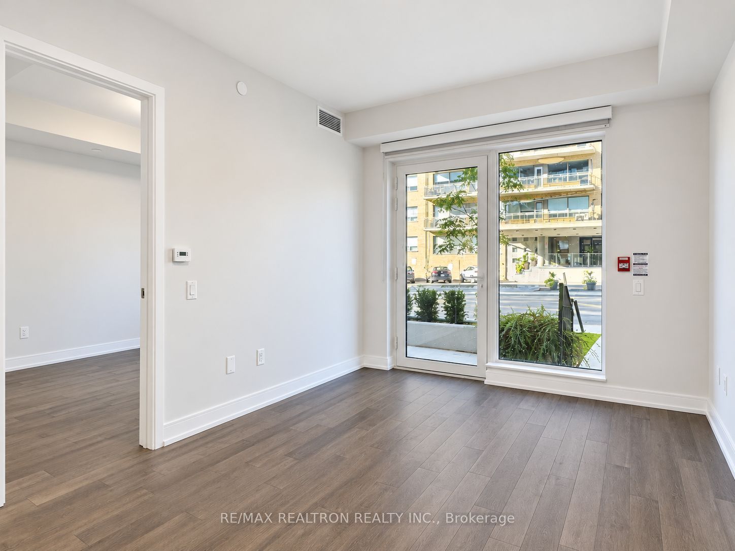 2525 Bathurst Street 103 Property Photo 5