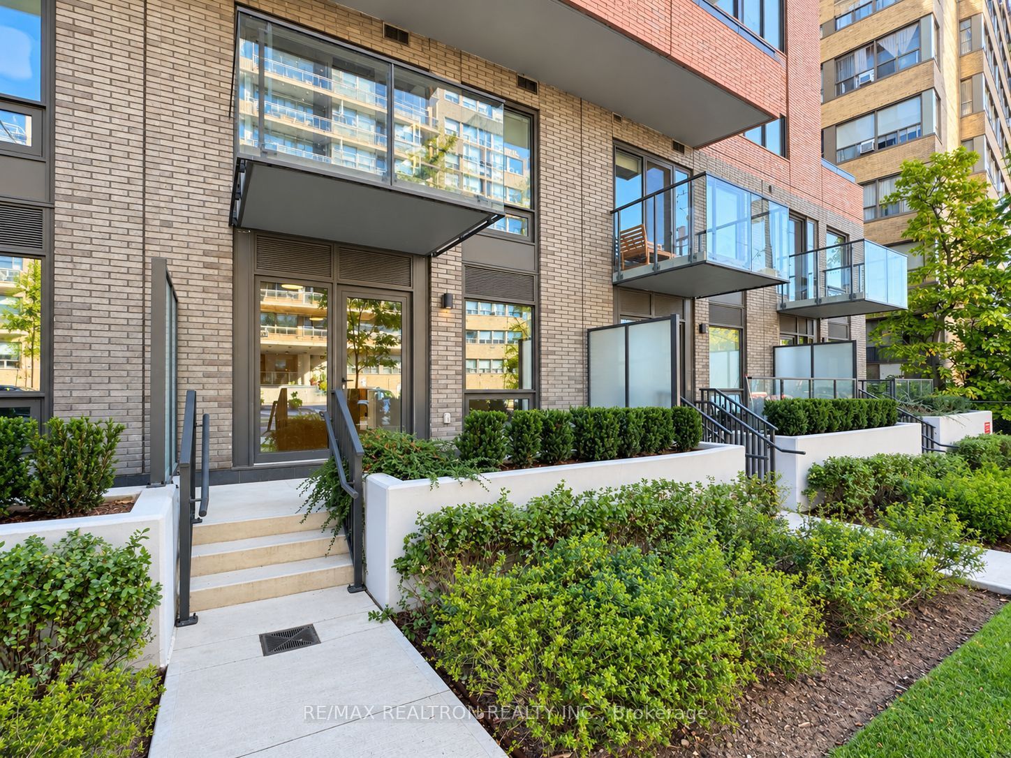 2525 Bathurst Street 103 Property Photo 12