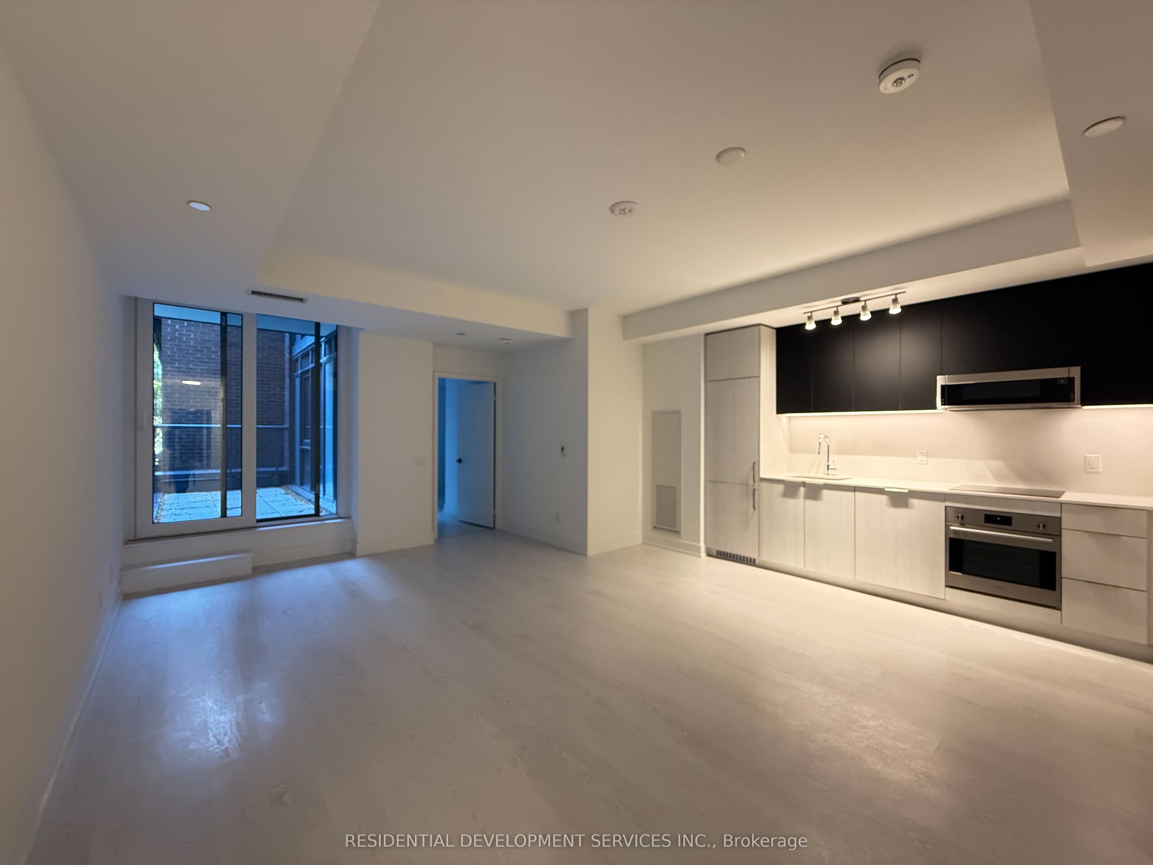 306 Jarvis Street 204 Property Photo 3