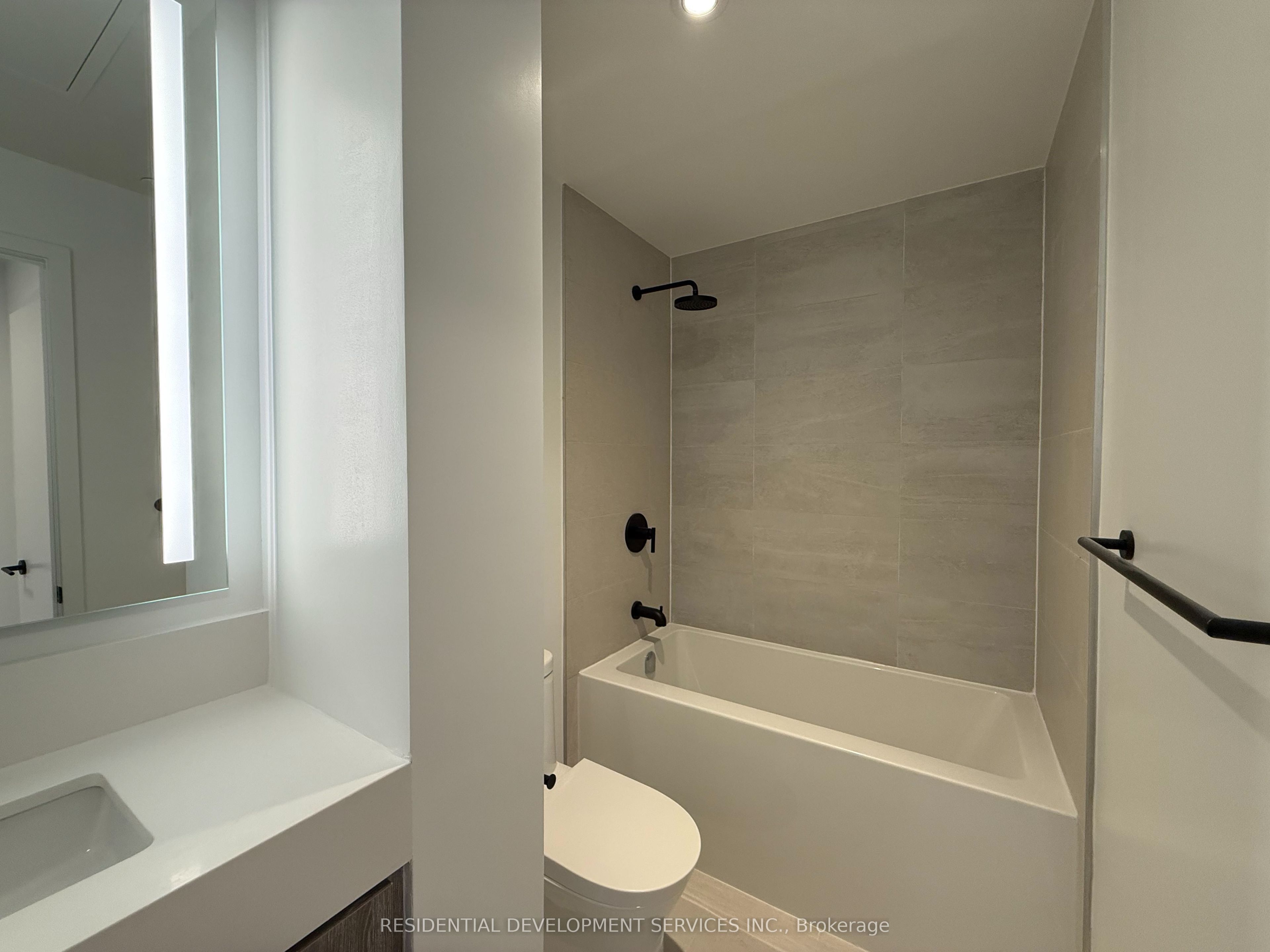 306 Jarvis Street 204 Property Photo 9