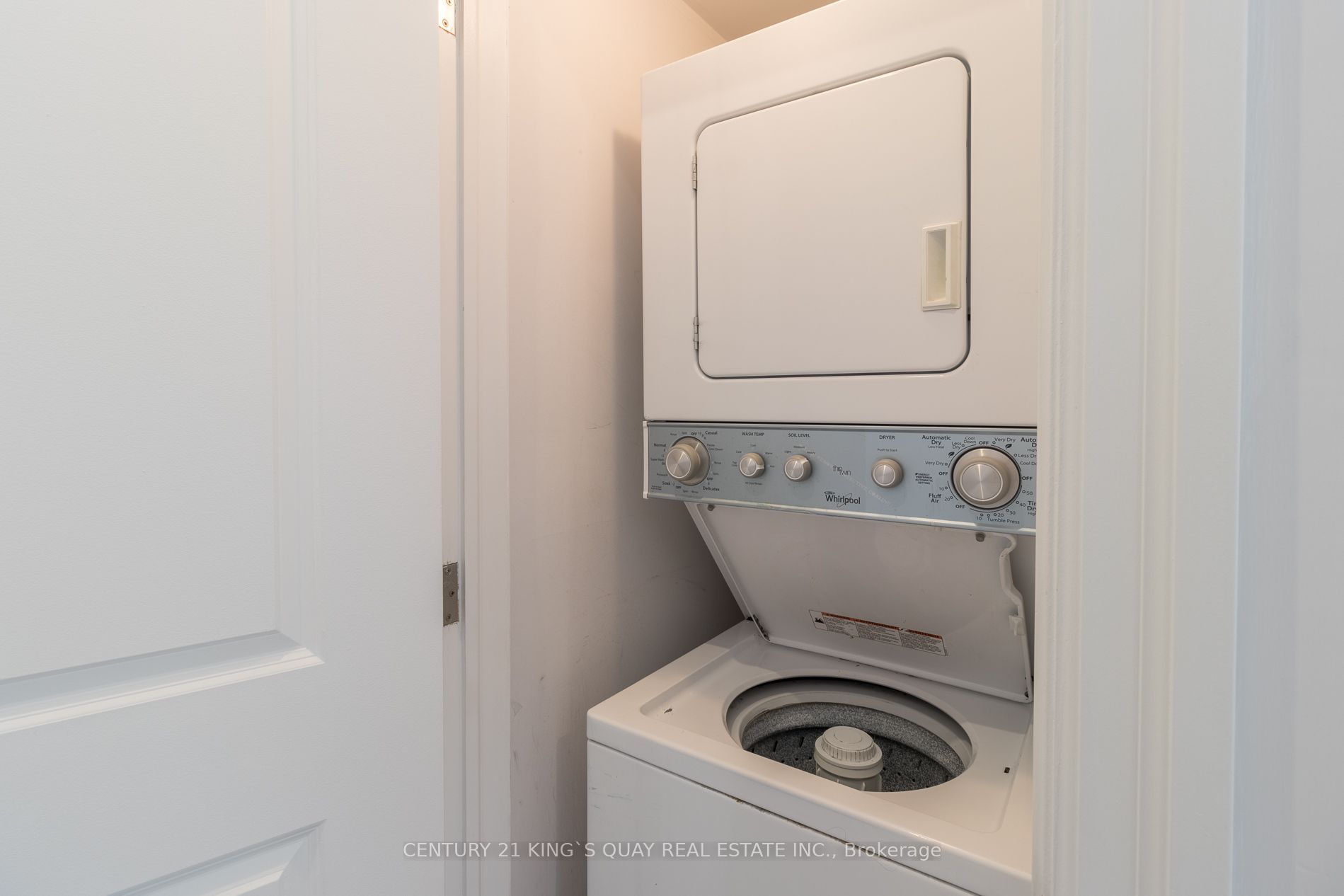 301 Cleveland Street Upper Property Photo 10