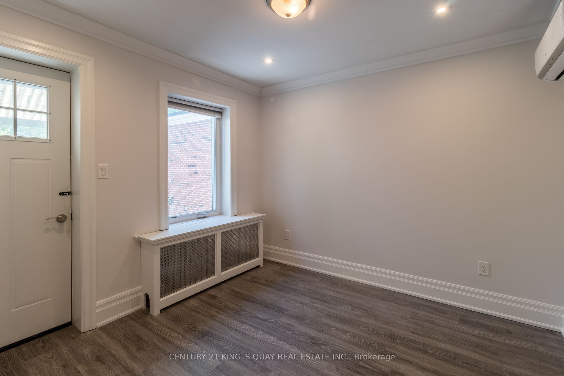 301 Cleveland Street Upper Property Photo 13