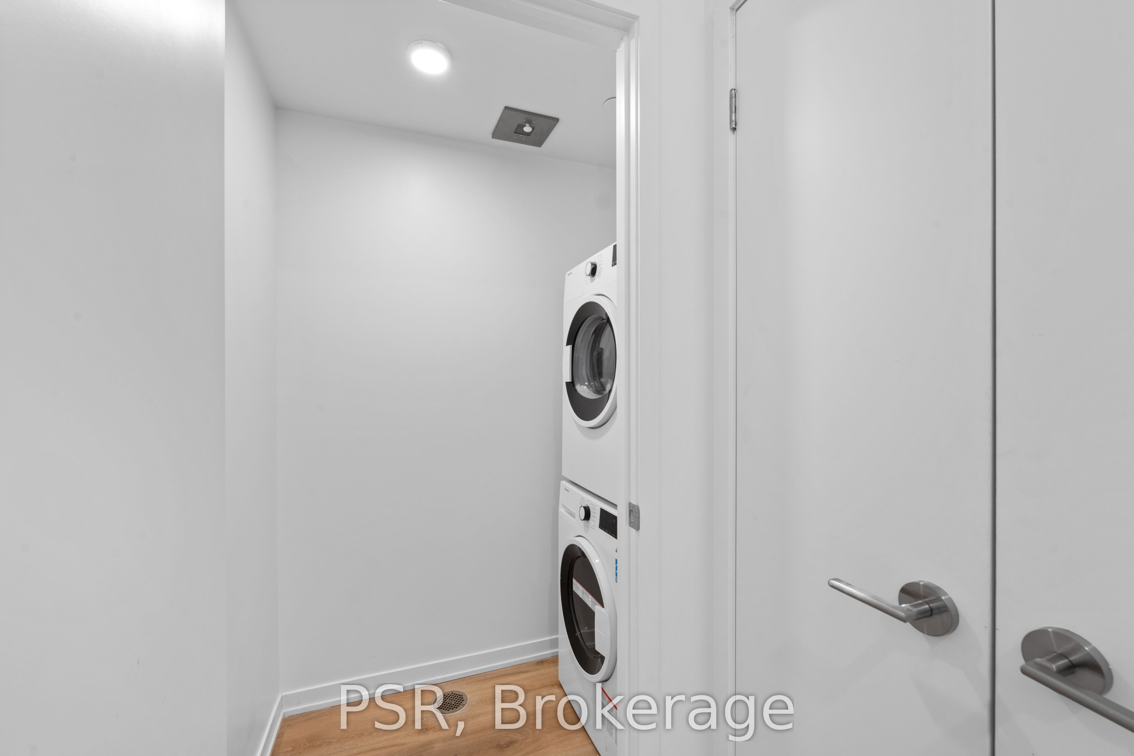 101 Roehampton Avenue 2510 Property Photo 13