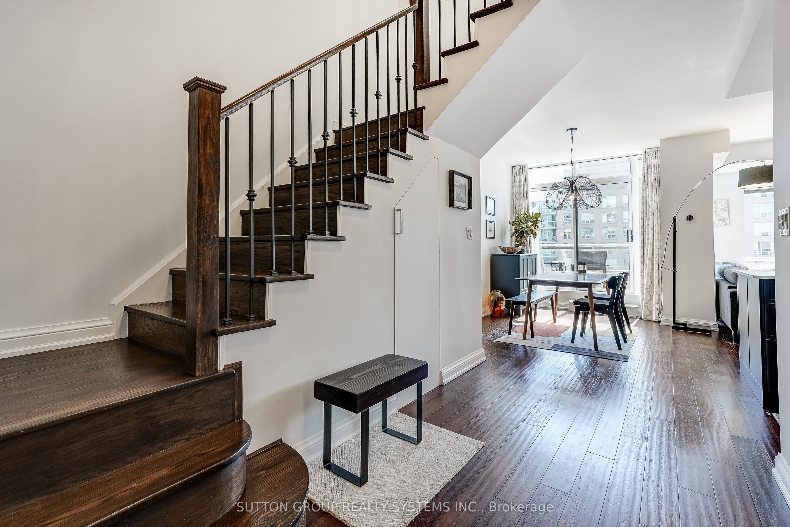 39 Jarvis Street Ph807 Property Photo 5