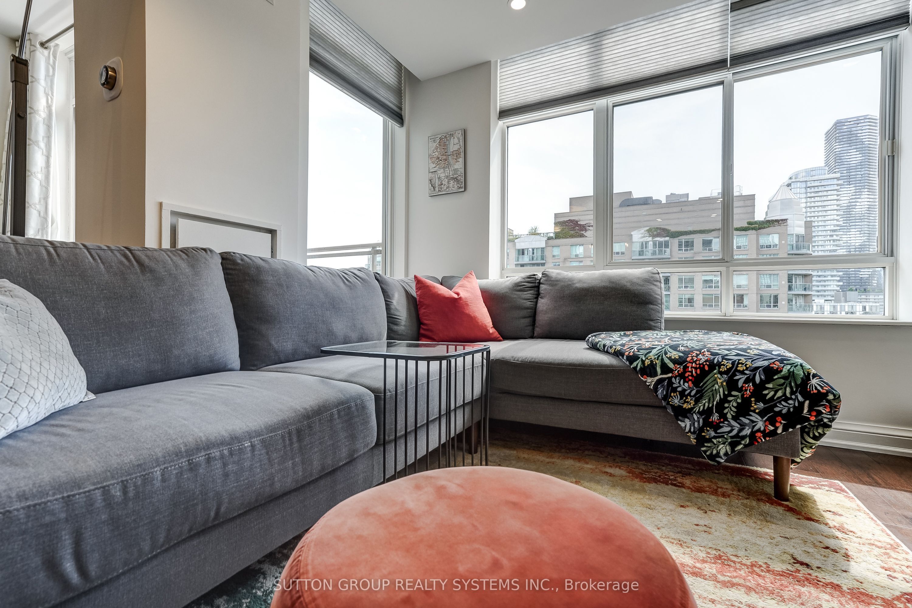 39 Jarvis Street Ph807 Property Photo 18