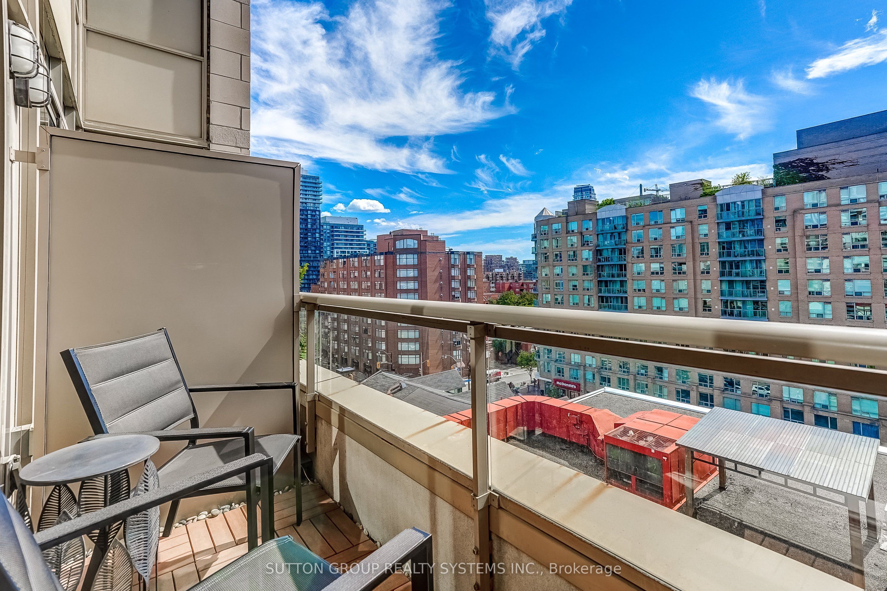 39 Jarvis Street Ph807 Property Photo 20