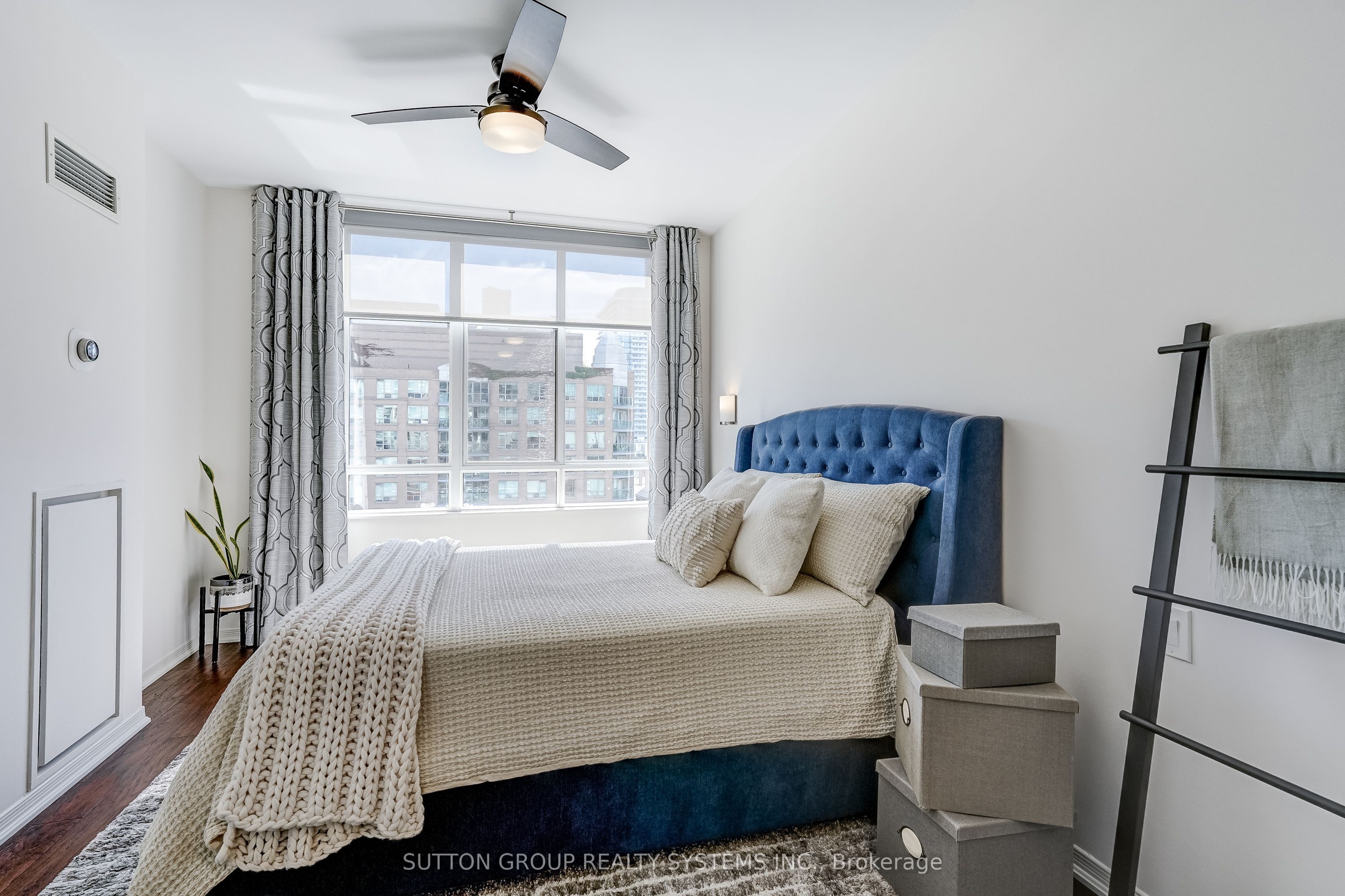 39 Jarvis Street Ph807 Property Photo 22
