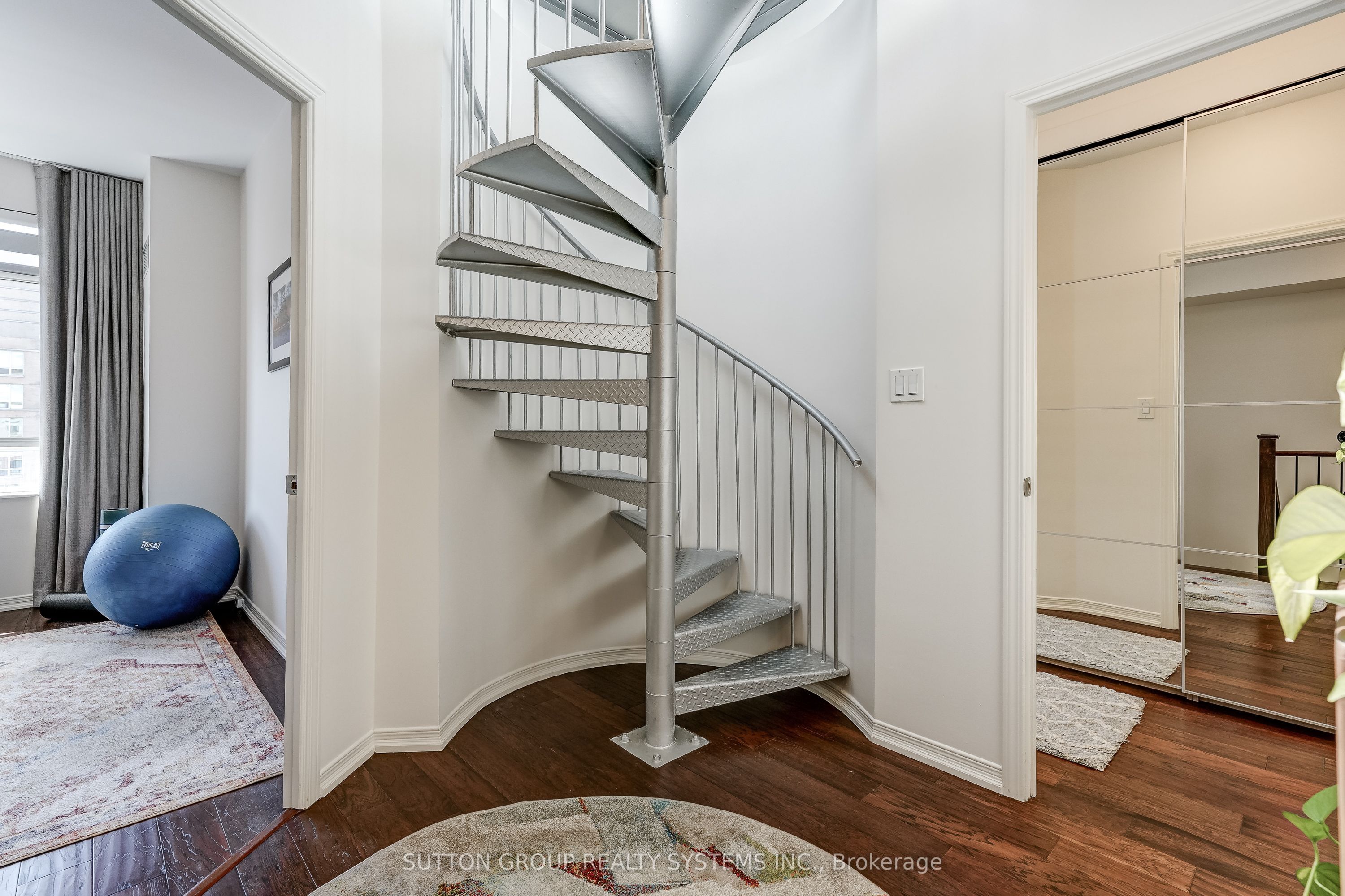 39 Jarvis Street Ph807 Property Photo 26