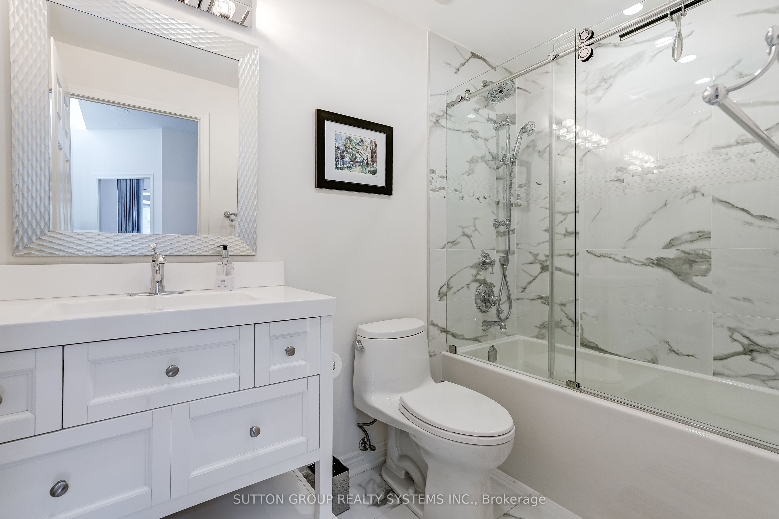 39 Jarvis Street Ph807 Property Photo 28