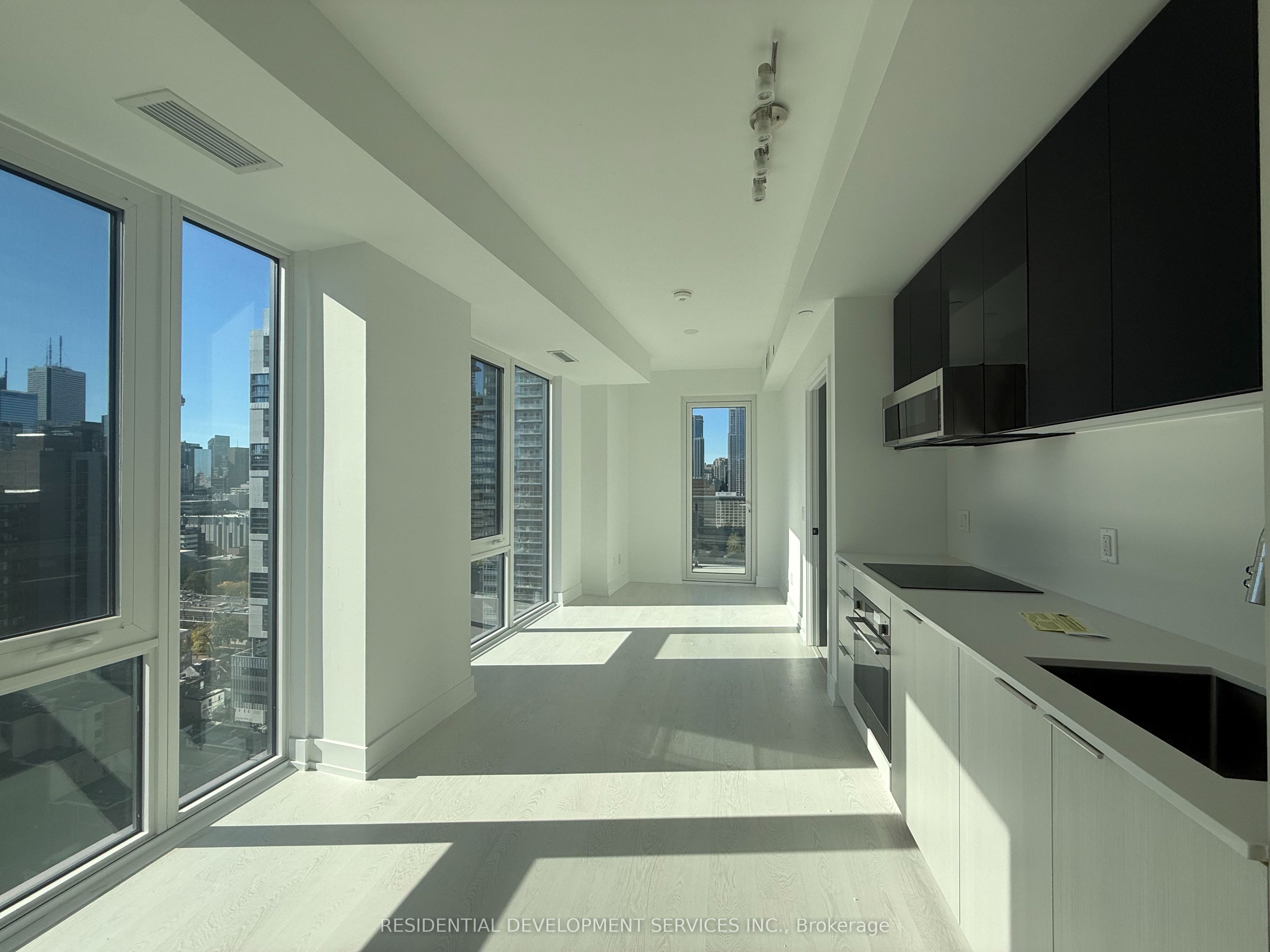 306 Jarvis Street 2103 Property Photo 3