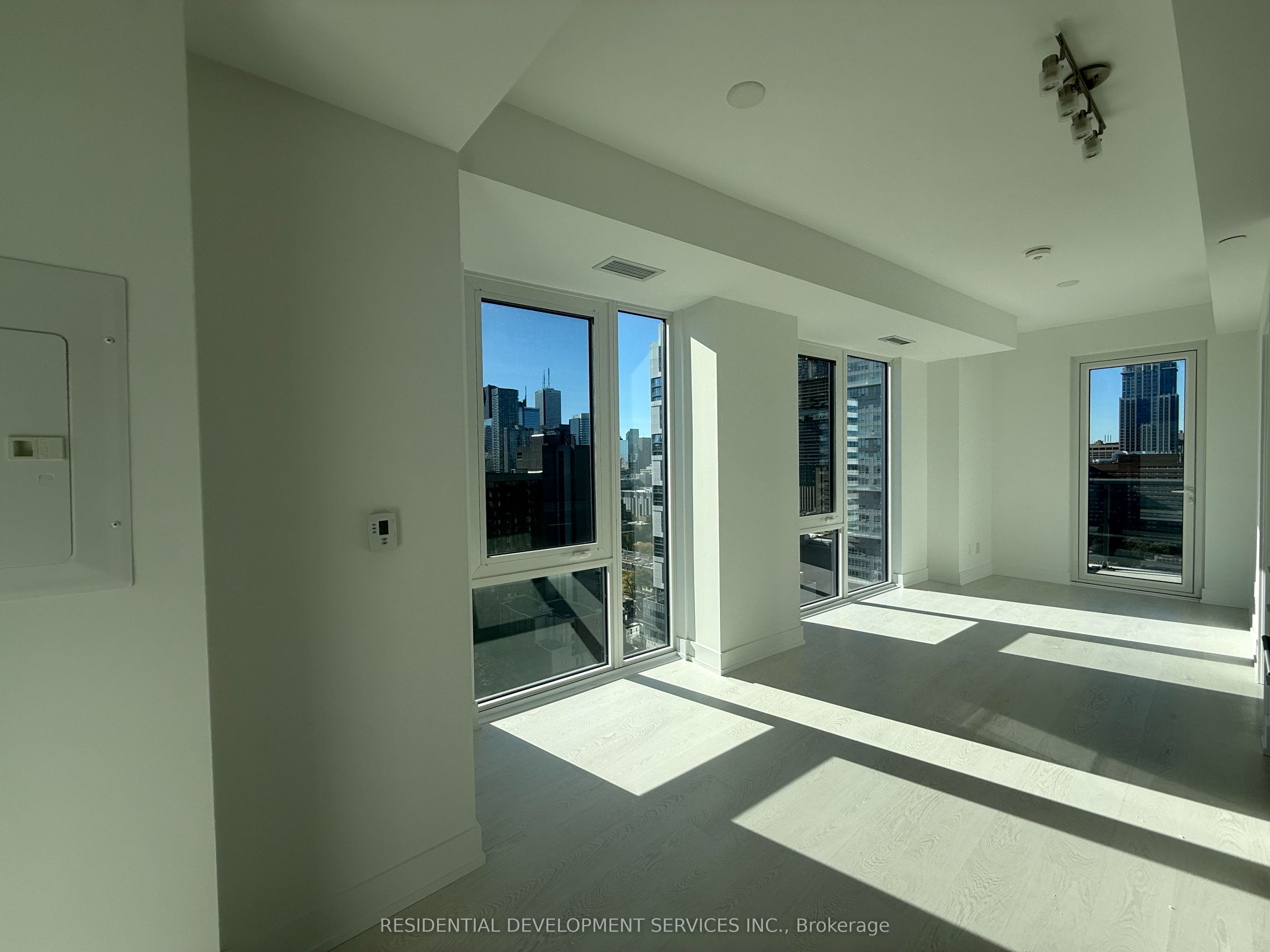 306 Jarvis Street 2103 Property Photo 4