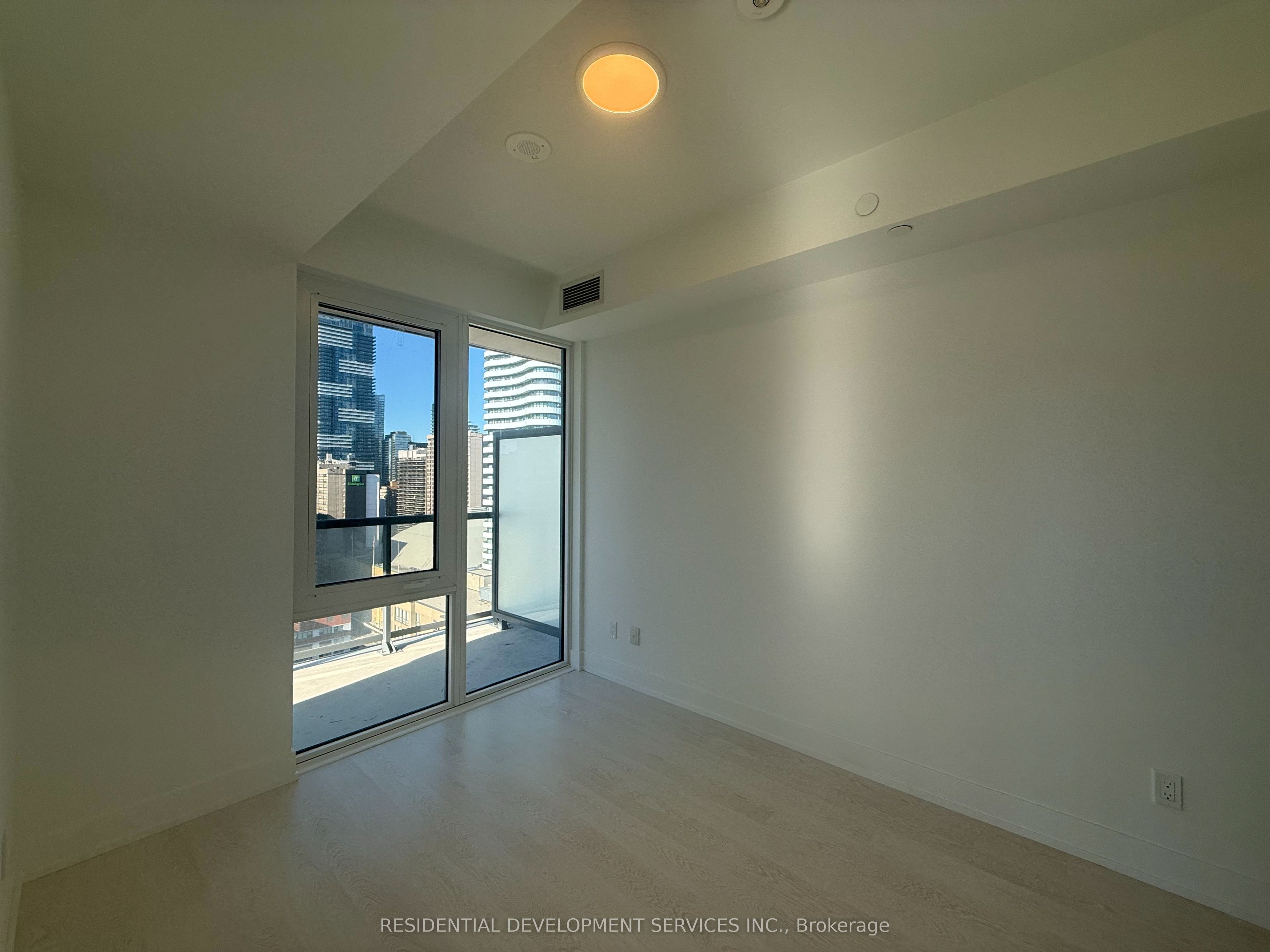 306 Jarvis Street 2103 Property Photo 8
