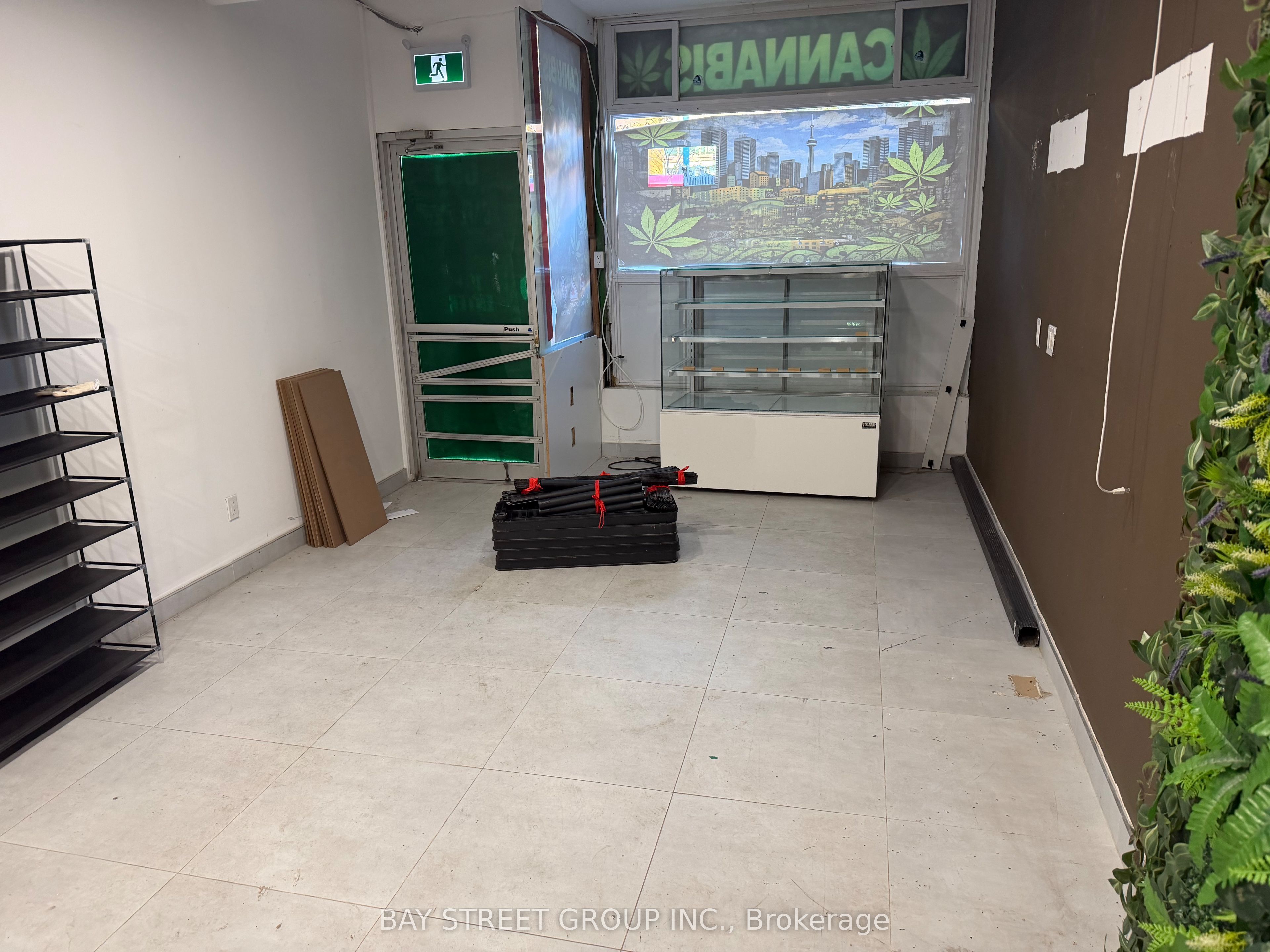 654 Spadina Avenue Property Photo 2