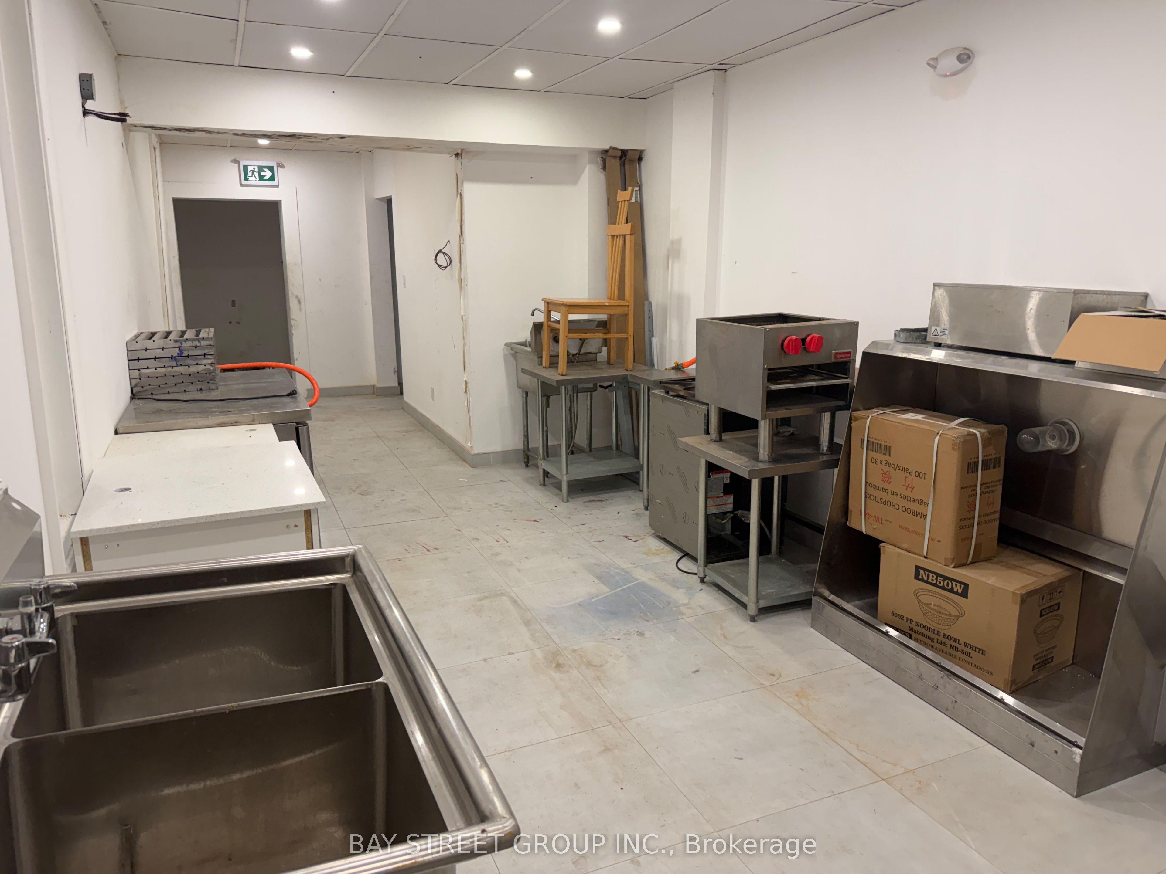 654 Spadina Avenue Property Photo 6