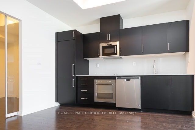 460 Adelaide Street E 835 Property Photo 6