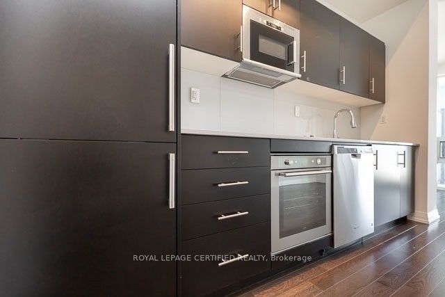 460 Adelaide Street E 835 Property Photo 7