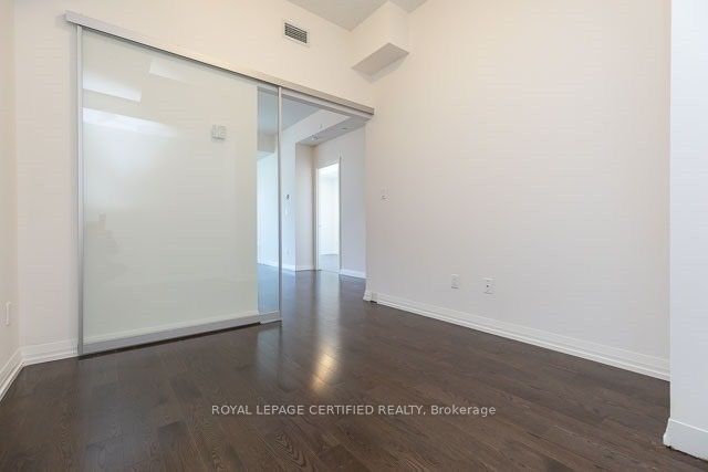 460 Adelaide Street E 835 Property Photo 12
