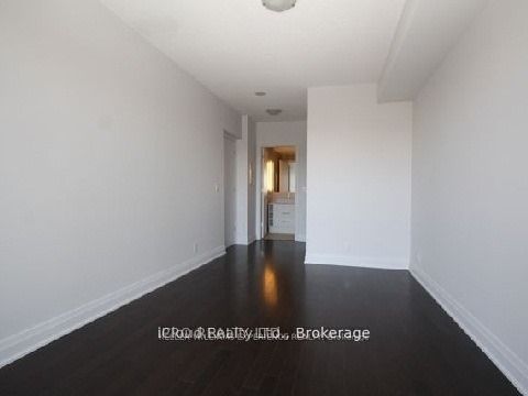 21 Clairtrell Road 407 Property Photo 5