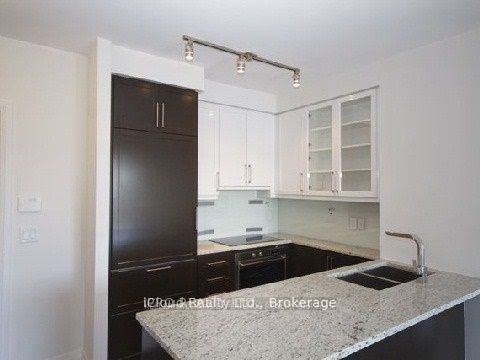 21 Clairtrell Road 407 Property Photo 9