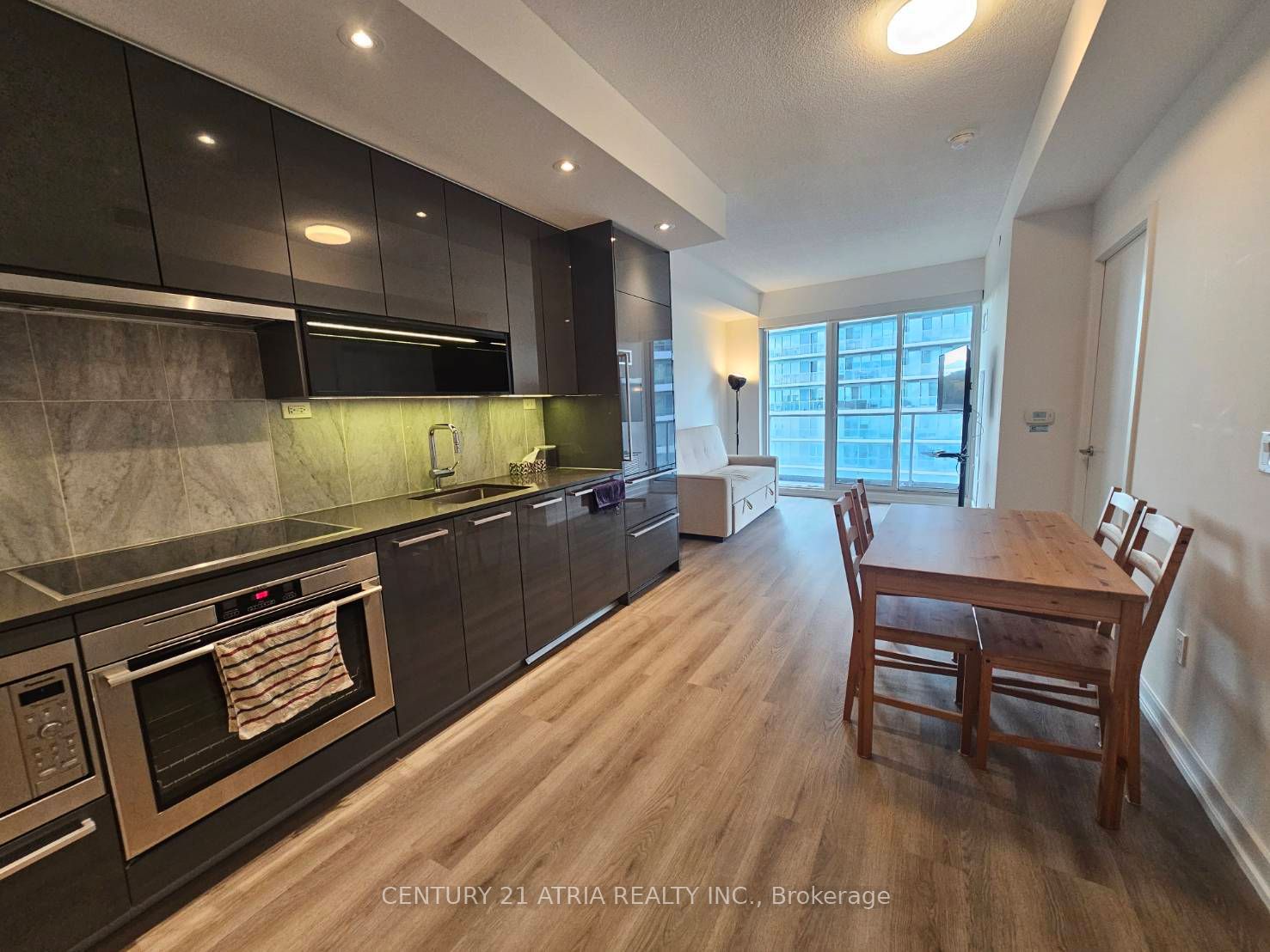 117 Mcmahon Drive 605 Property Photo 1